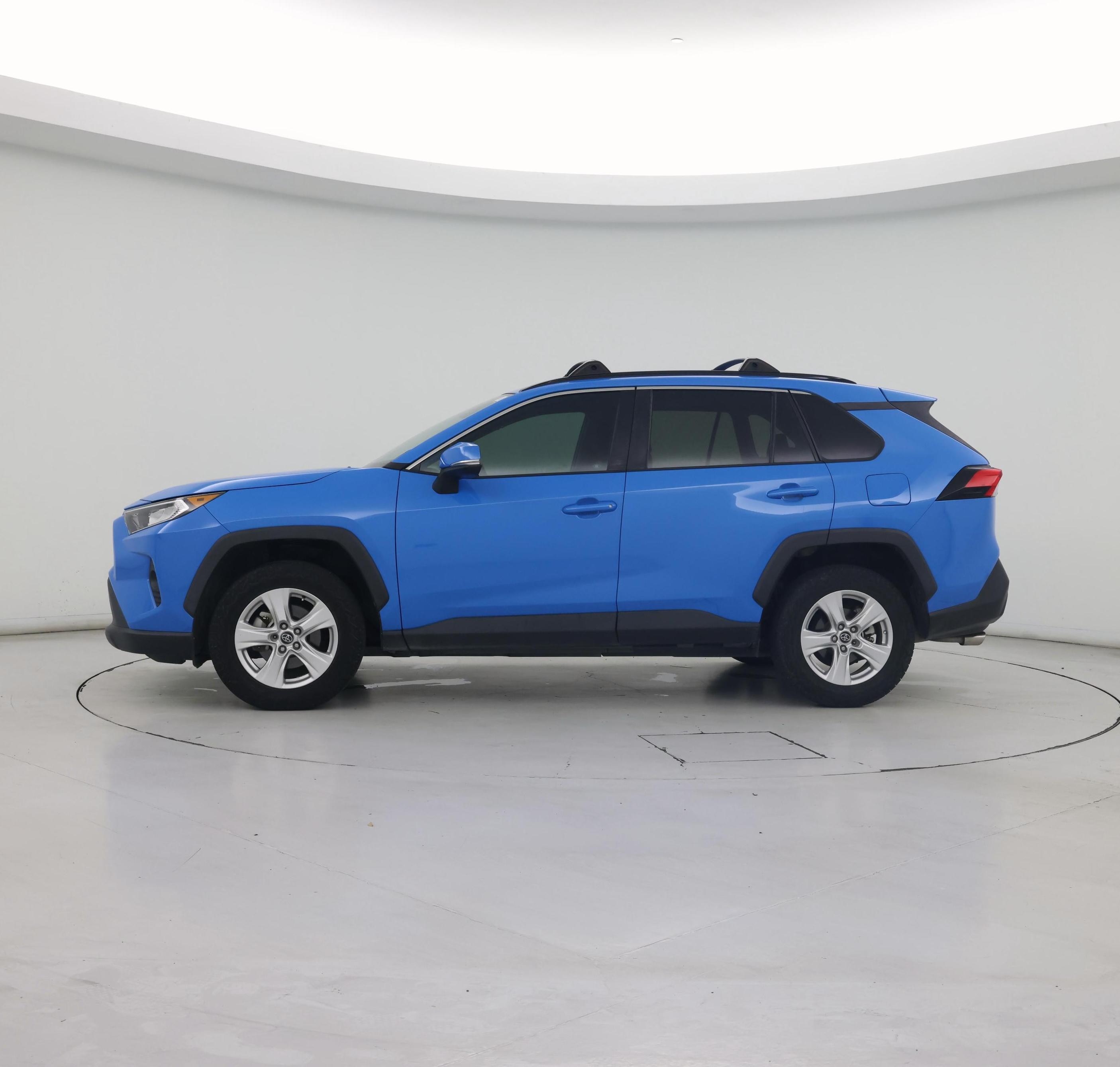 Thumbnail: 2019 Toyota RAV4 - 3
