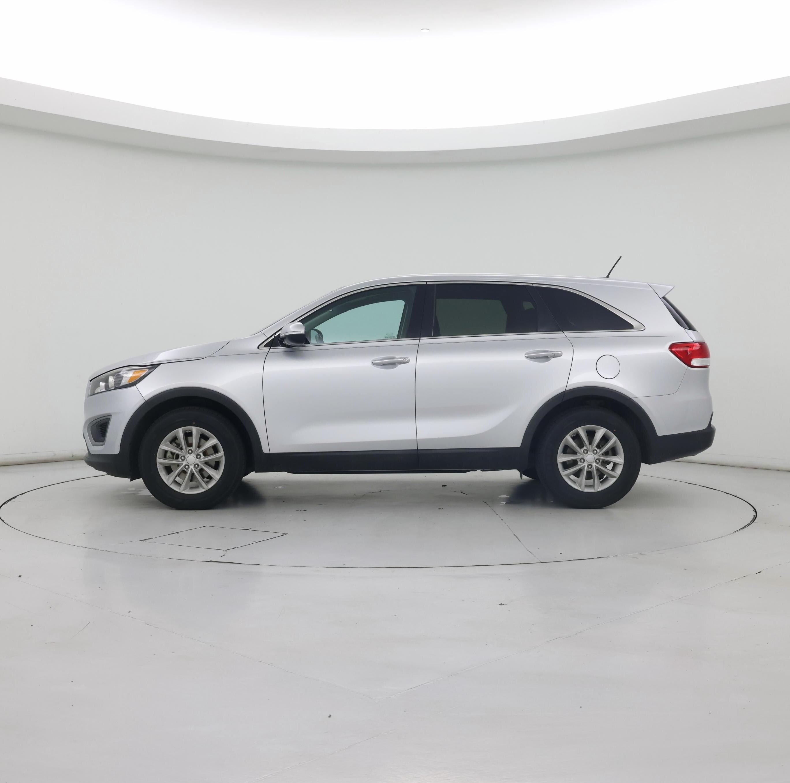 Thumbnail: 2017 Kia Sorento - 3