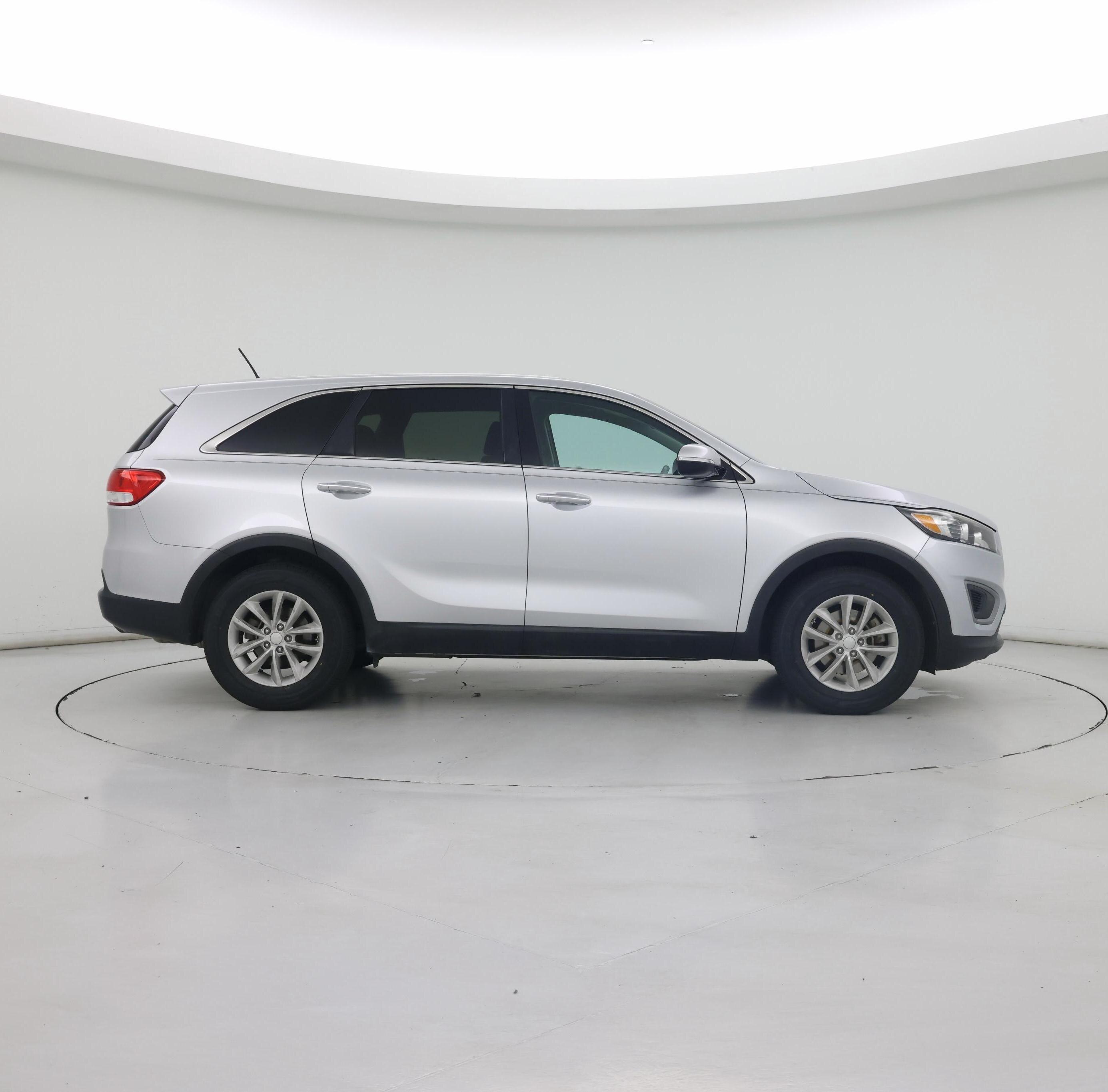 Thumbnail: 2017 Kia Sorento - 7
