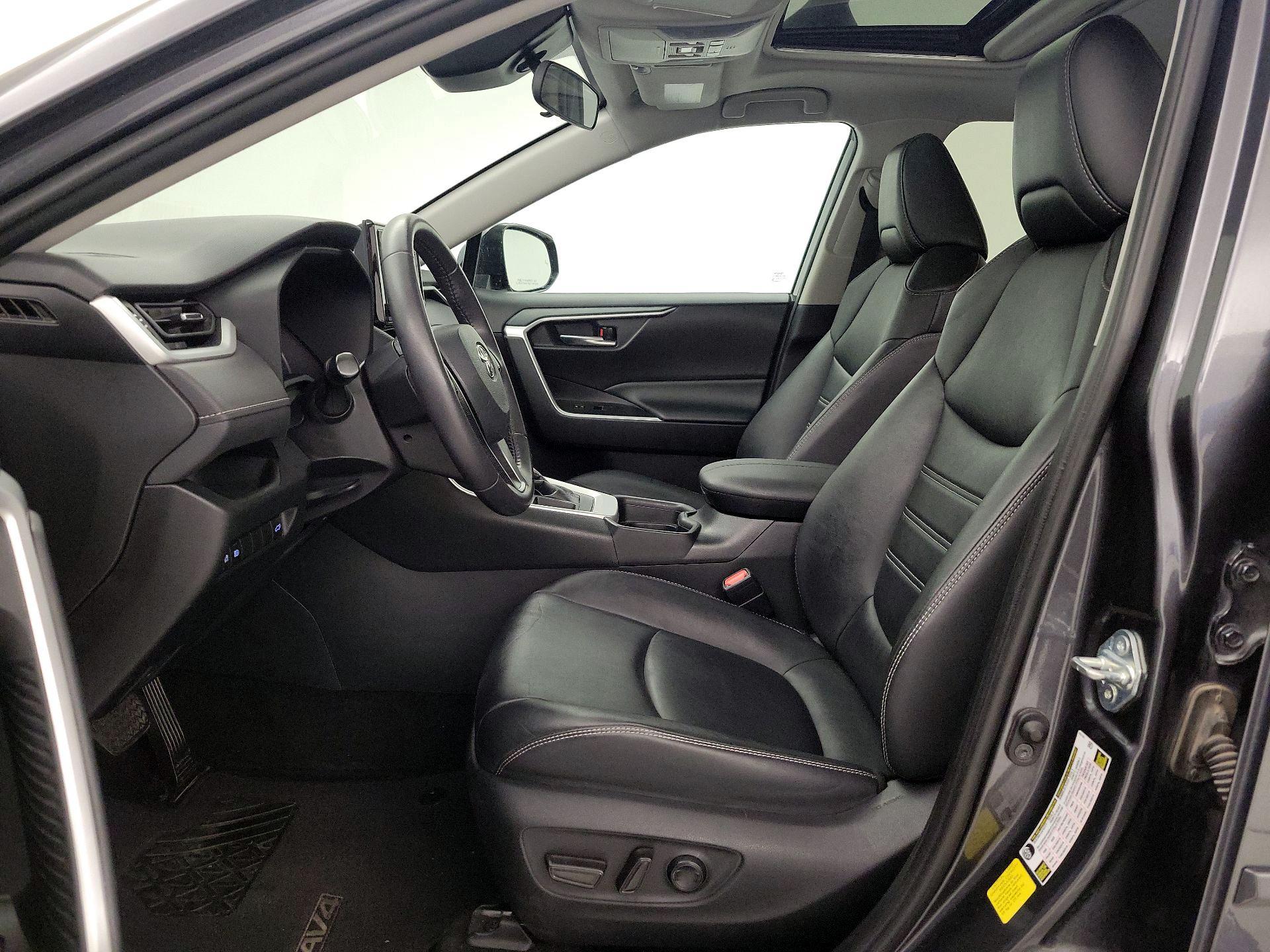 Thumbnail: 2021 Toyota RAV4 - 11