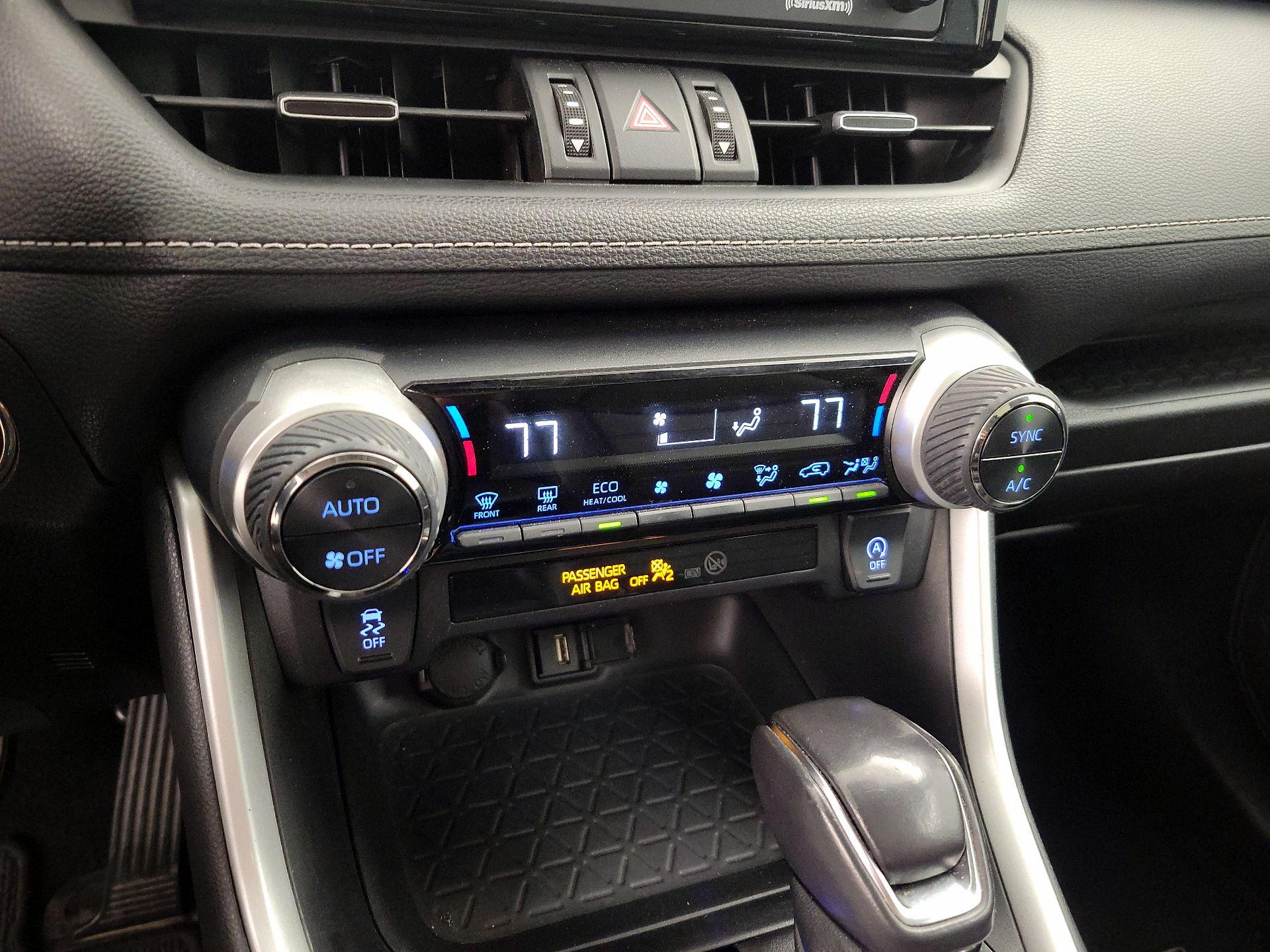 Thumbnail: 2021 Toyota RAV4 - 16