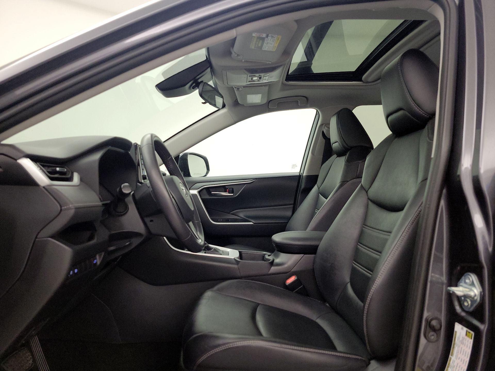 Thumbnail: 2021 Toyota RAV4 - 18