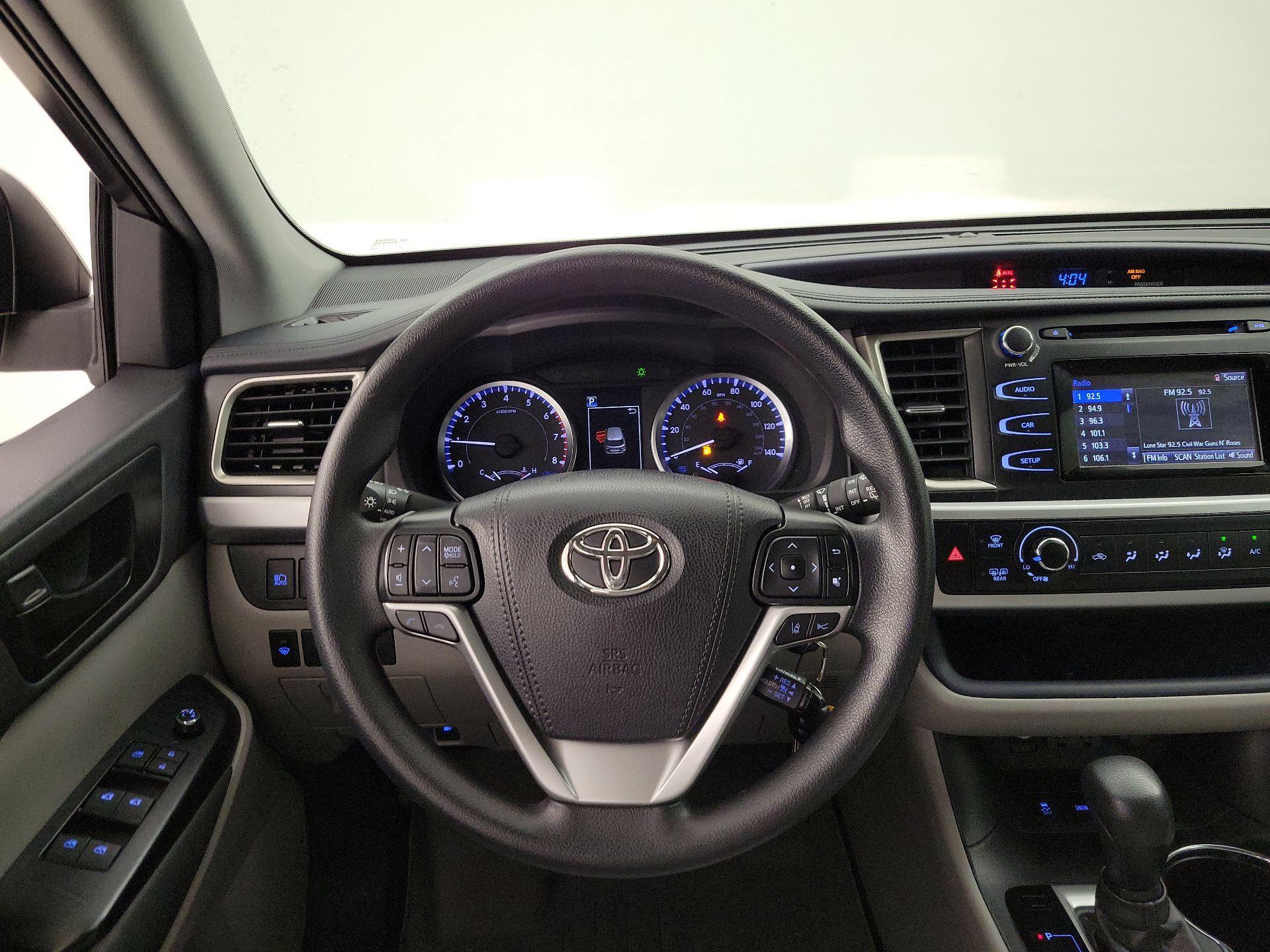 Thumbnail: 2019 Toyota Highlander - 10