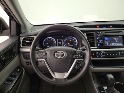 Steering Wheel & Instrument Cluster (On)