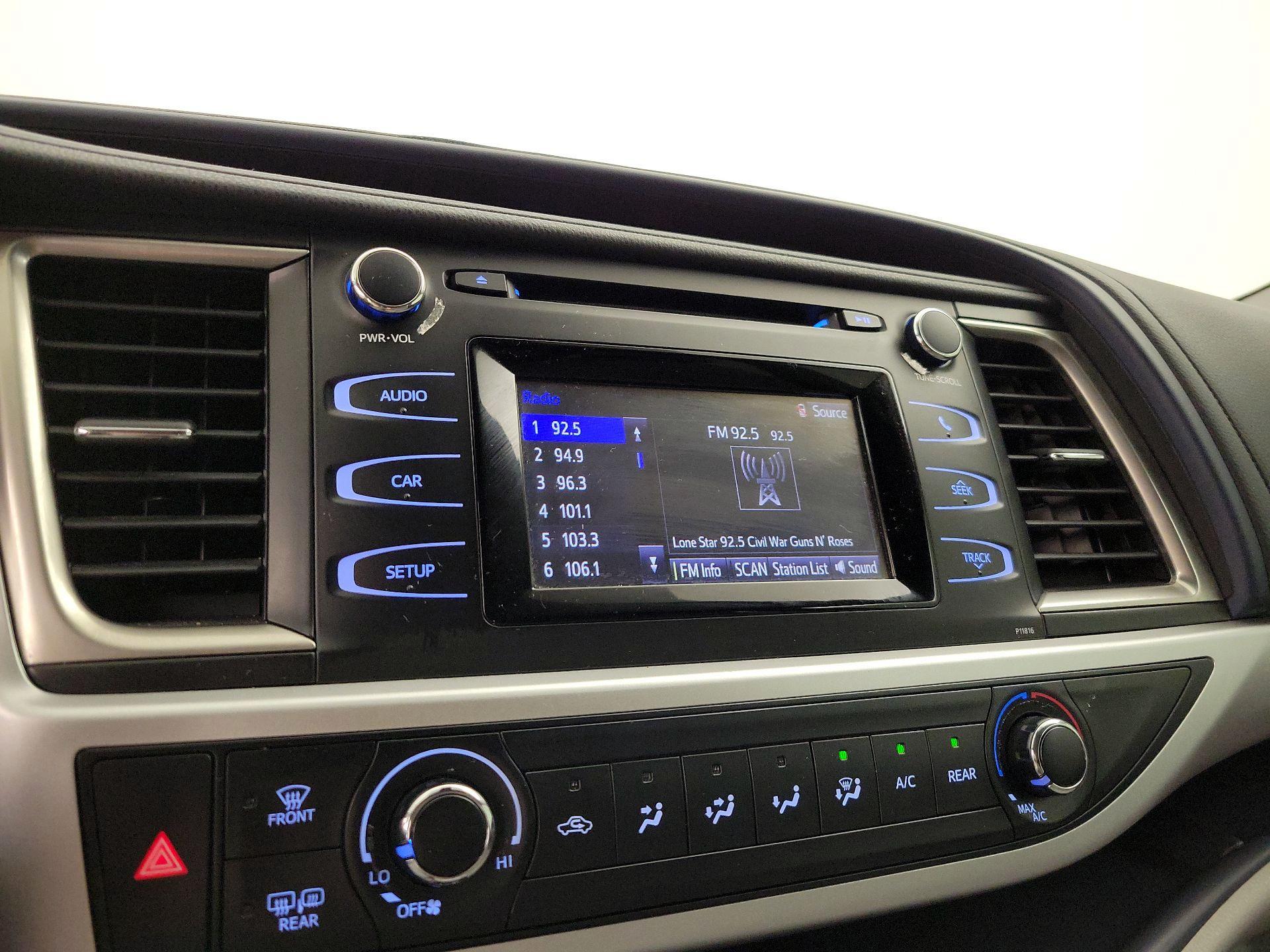 Thumbnail: 2019 Toyota Highlander - 15