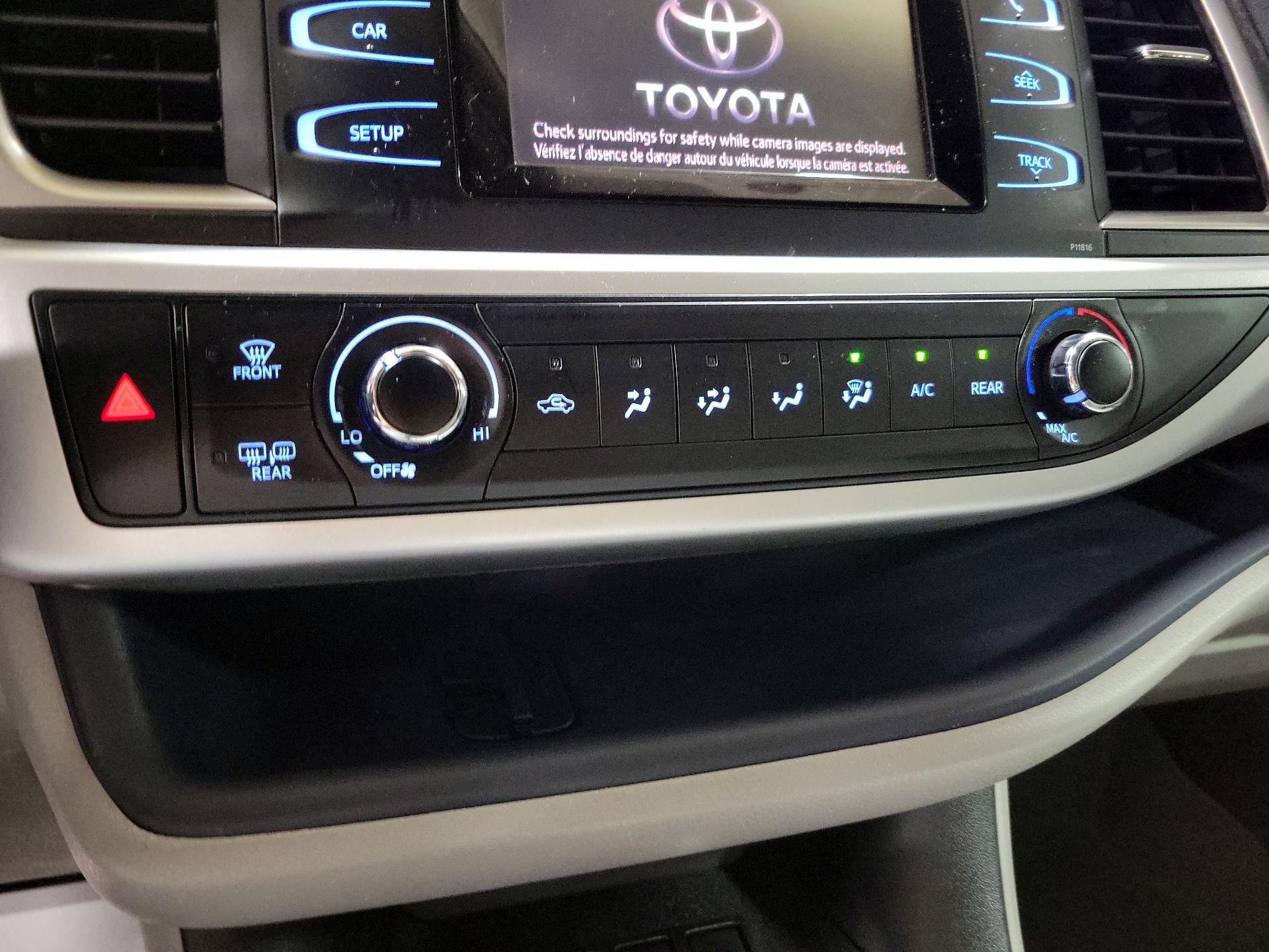 Thumbnail: 2019 Toyota Highlander - 16