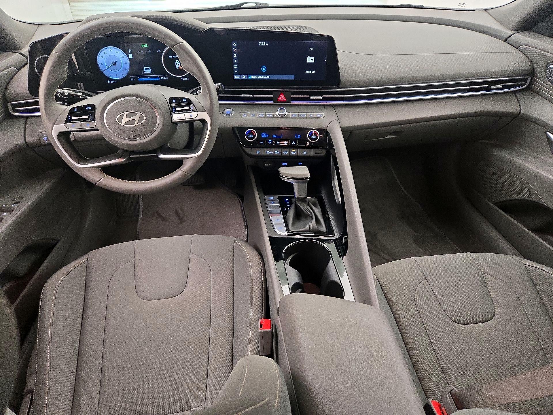 Thumbnail: 2025 Hyundai Elantra - 9