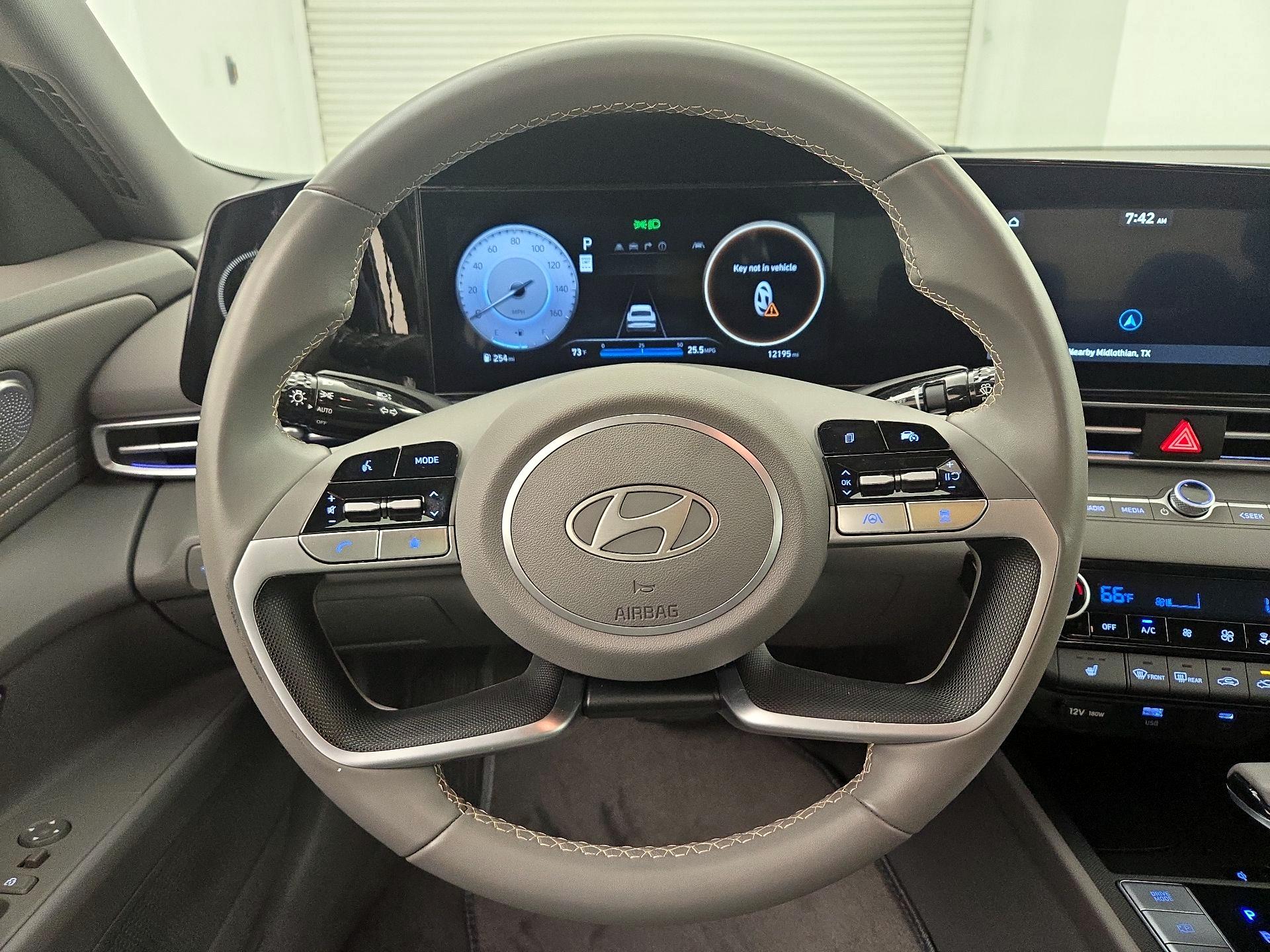 Thumbnail: 2025 Hyundai Elantra - 10