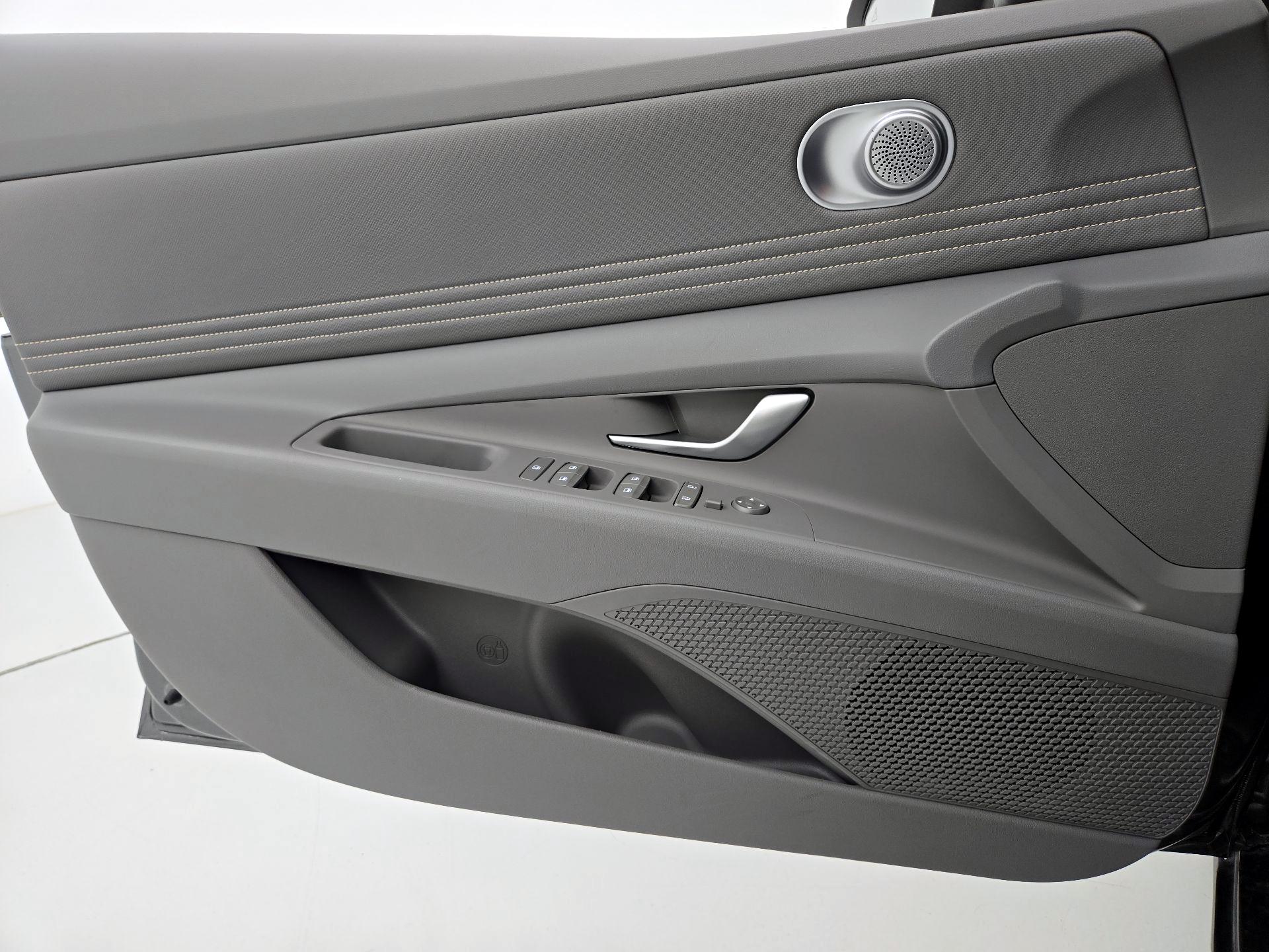 Thumbnail: 2025 Hyundai Elantra - 12