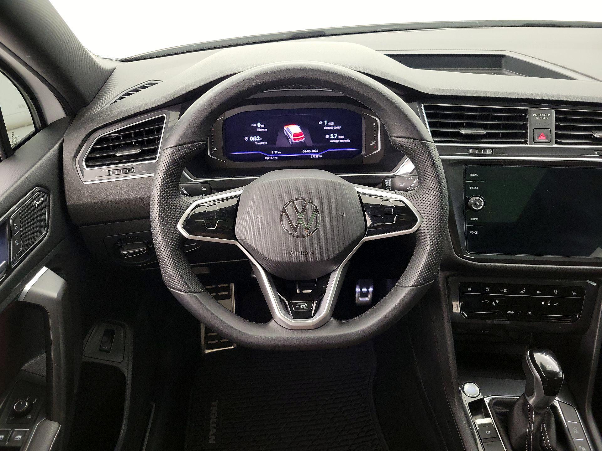 Thumbnail: 2022 Volkswagen Tiguan - 10