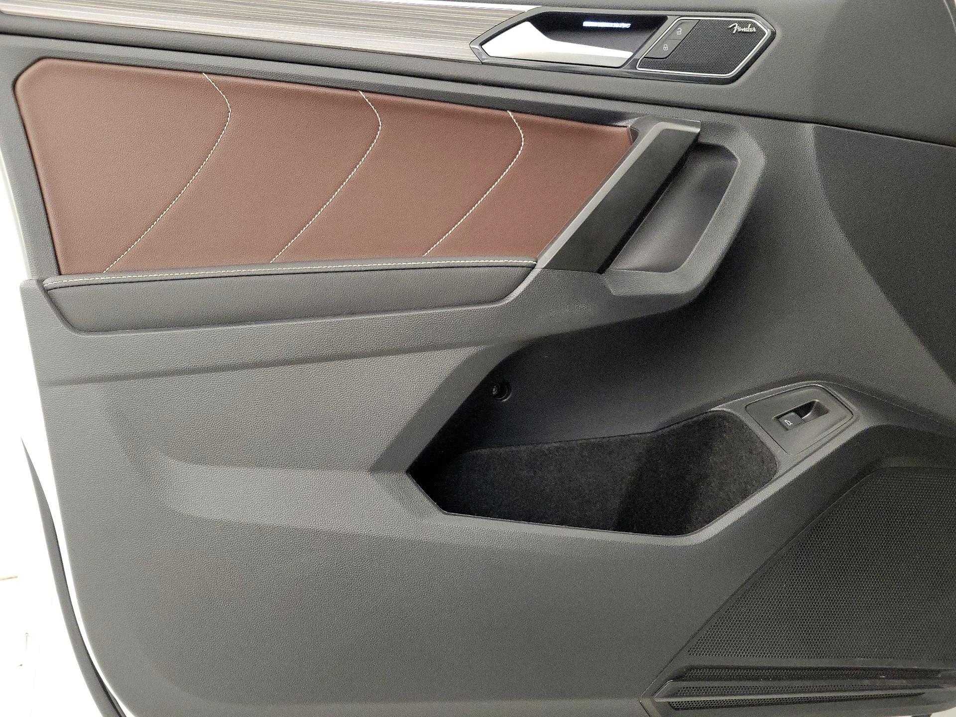 Thumbnail: 2022 Volkswagen Tiguan - 12