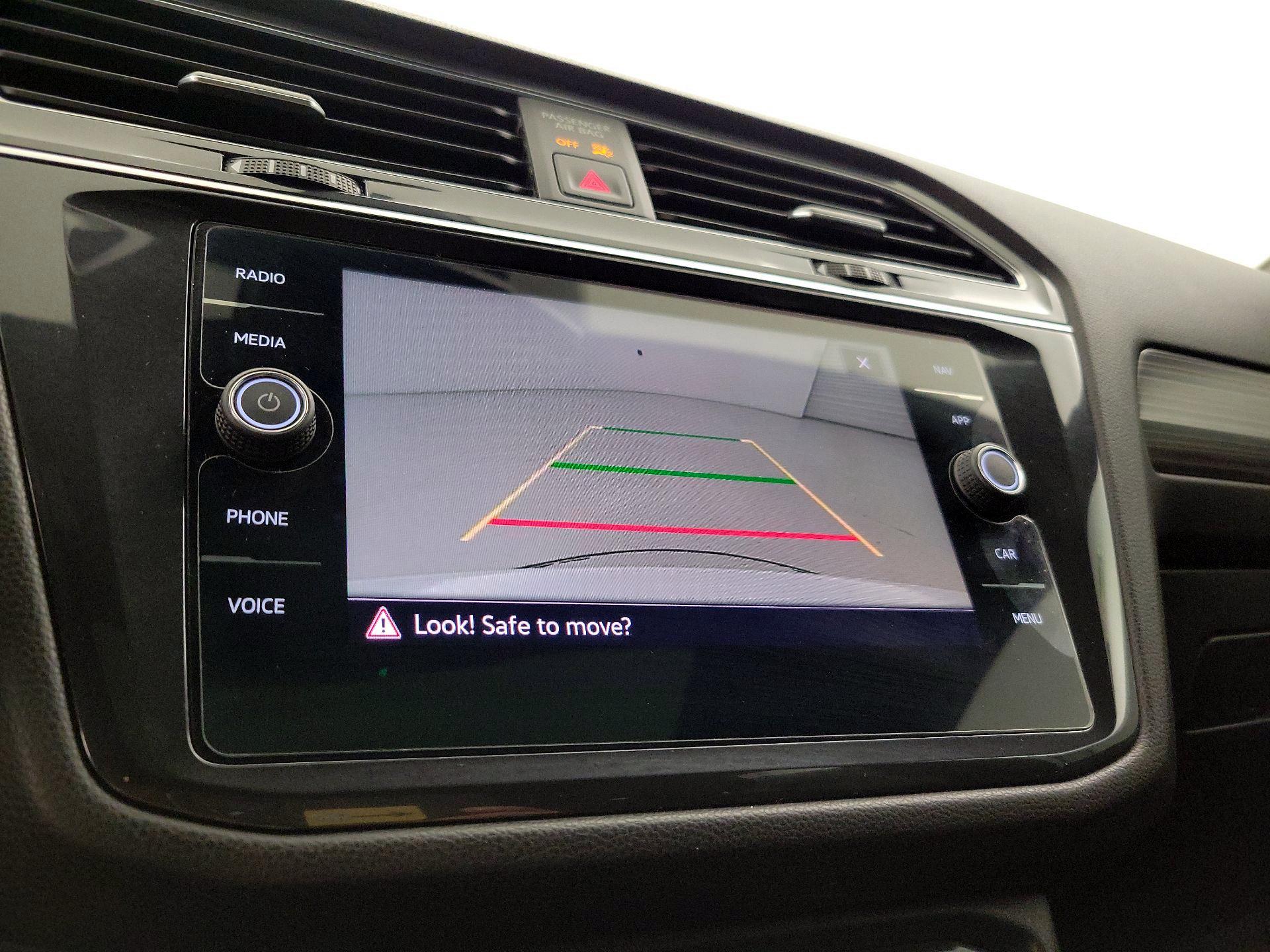 Thumbnail: 2022 Volkswagen Tiguan - 14