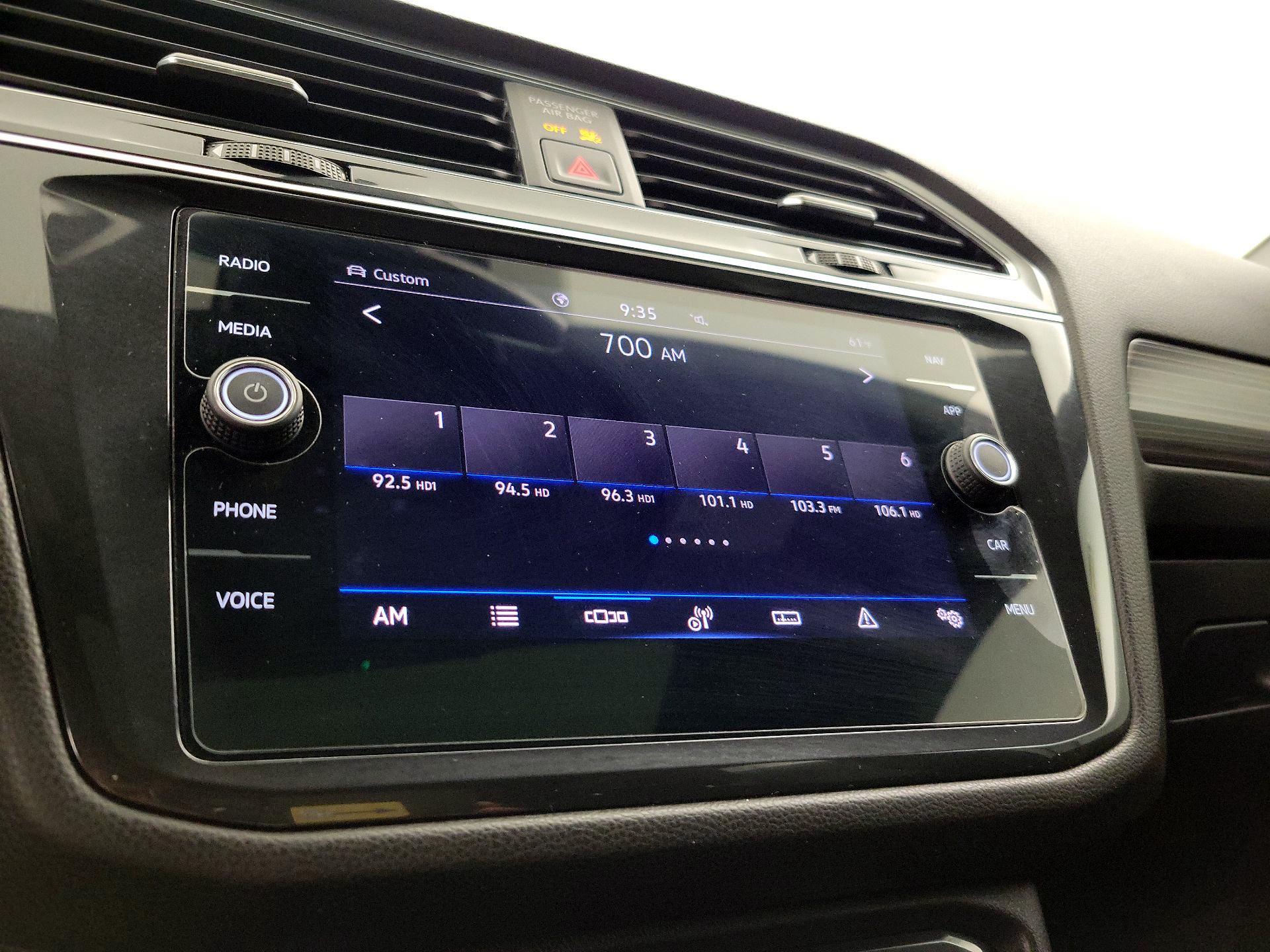 Thumbnail: 2022 Volkswagen Tiguan - 15