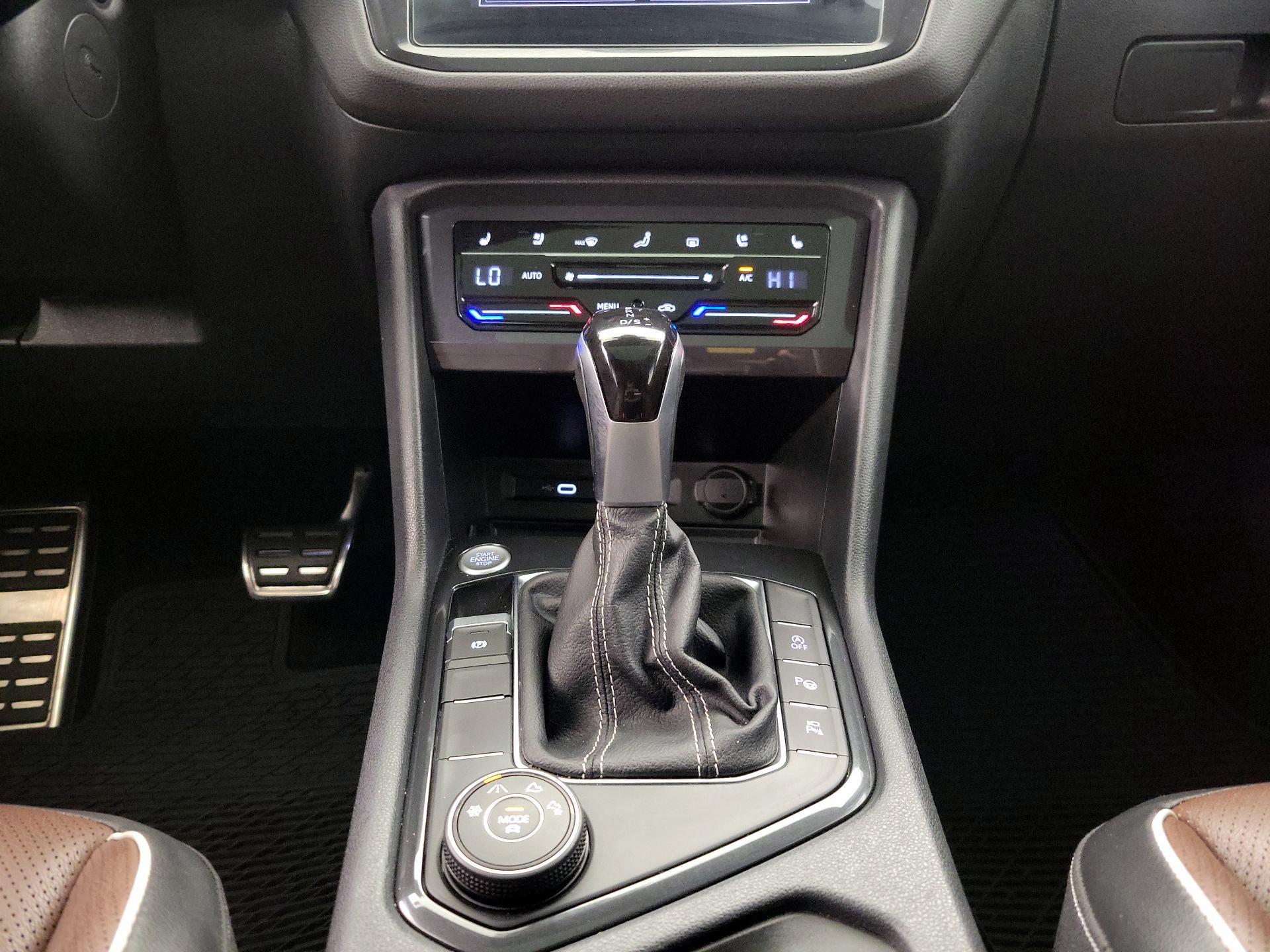 Thumbnail: 2022 Volkswagen Tiguan - 17