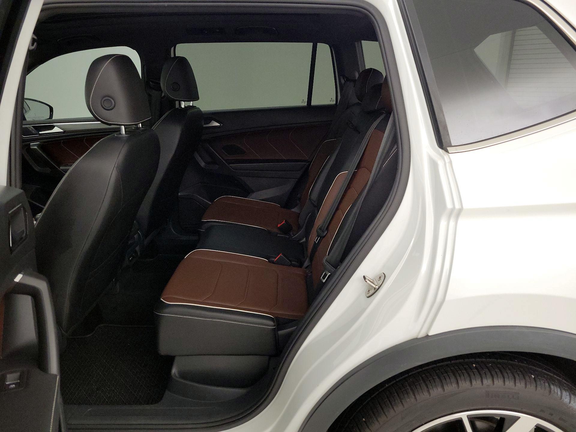 Thumbnail: 2022 Volkswagen Tiguan - 20