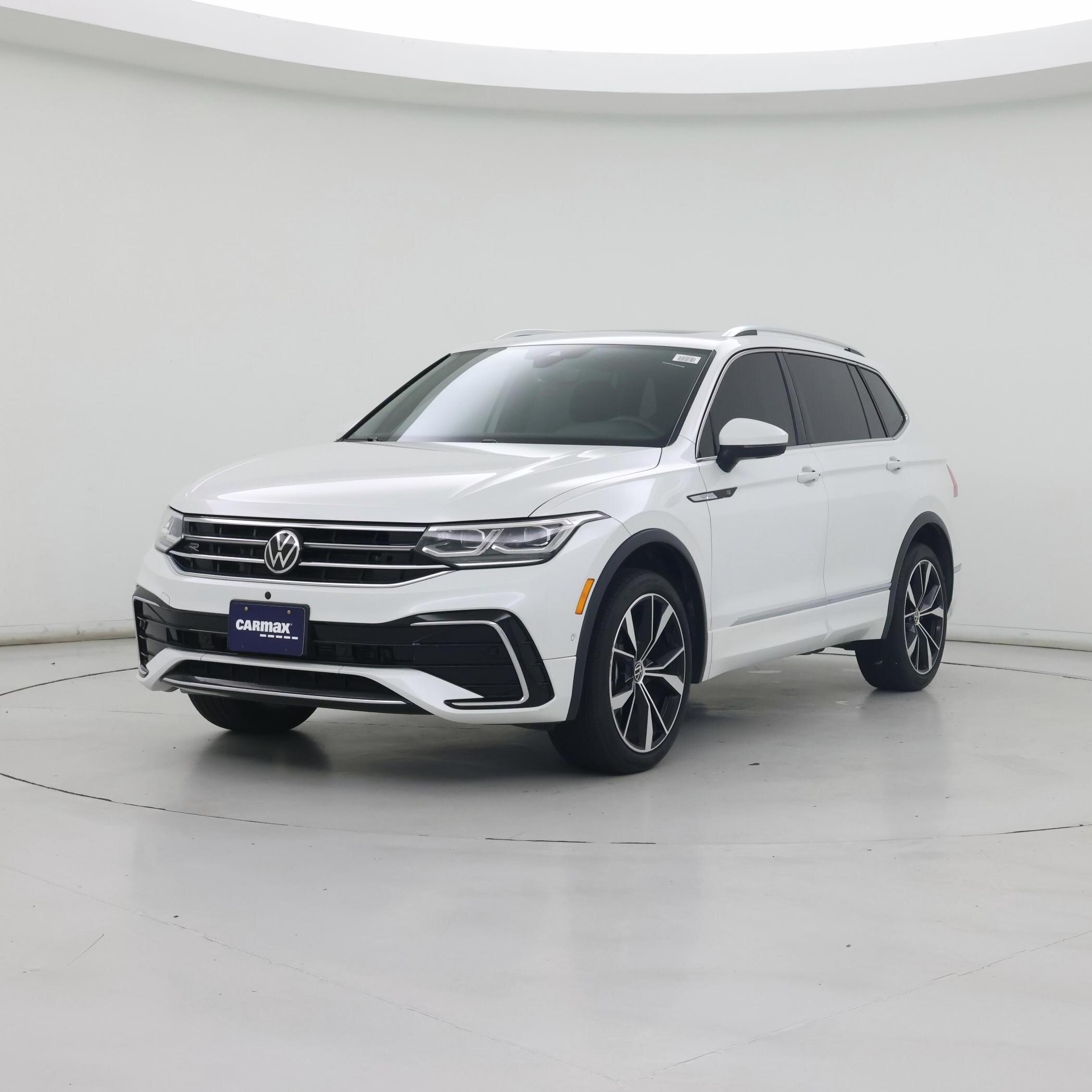Thumbnail: 2022 Volkswagen Tiguan - 4