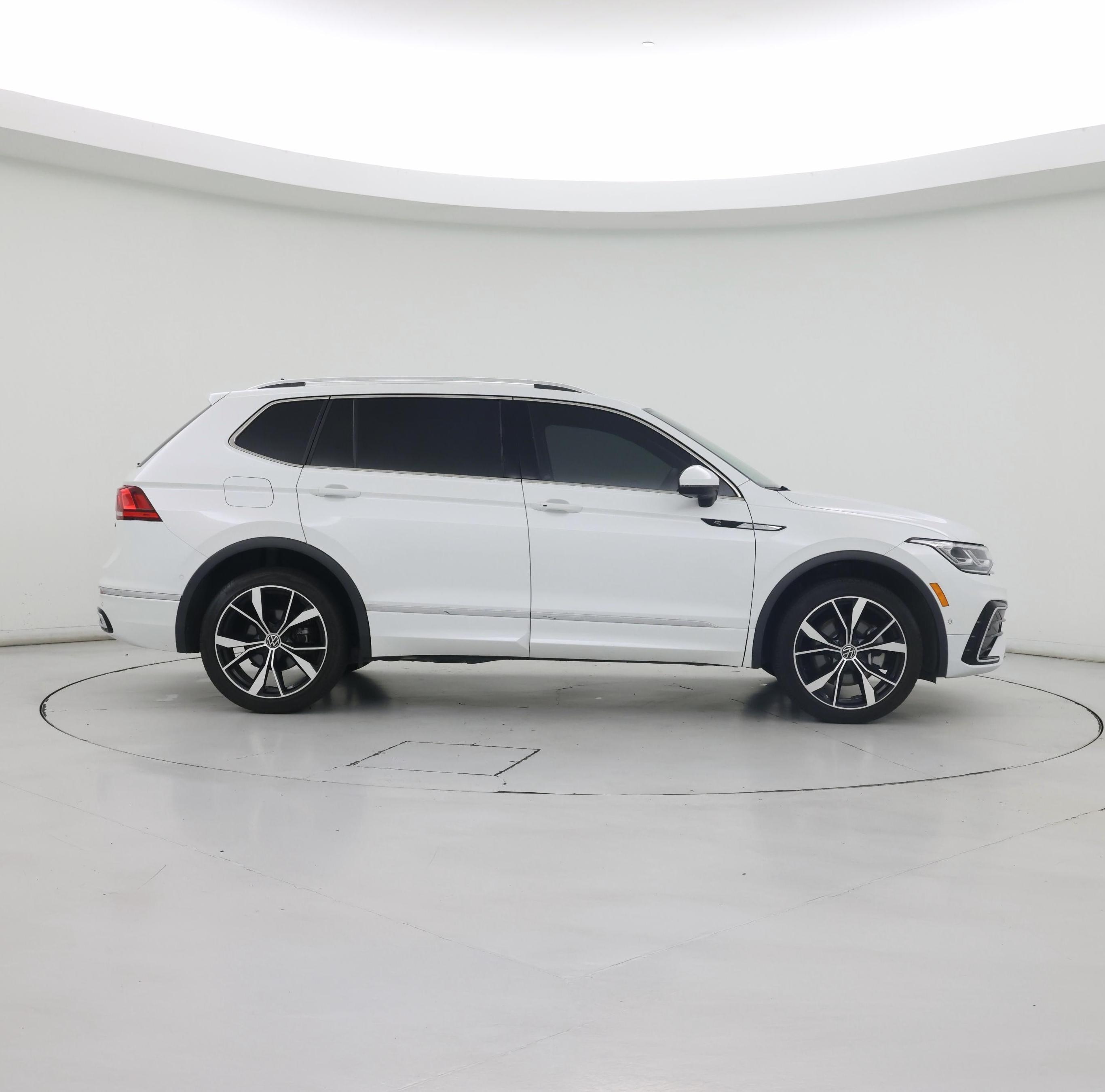 Thumbnail: 2022 Volkswagen Tiguan - 7