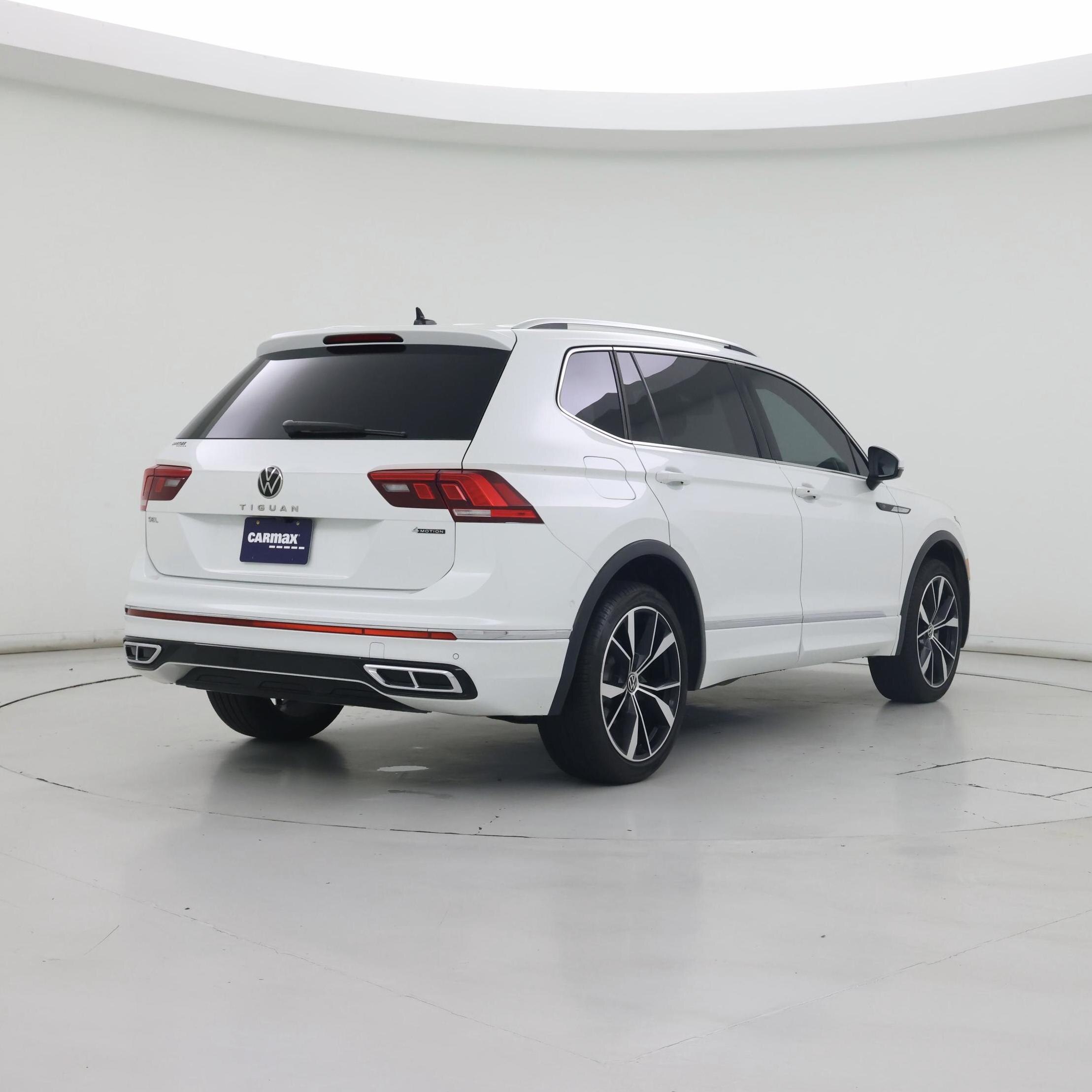 Thumbnail: 2022 Volkswagen Tiguan - 8