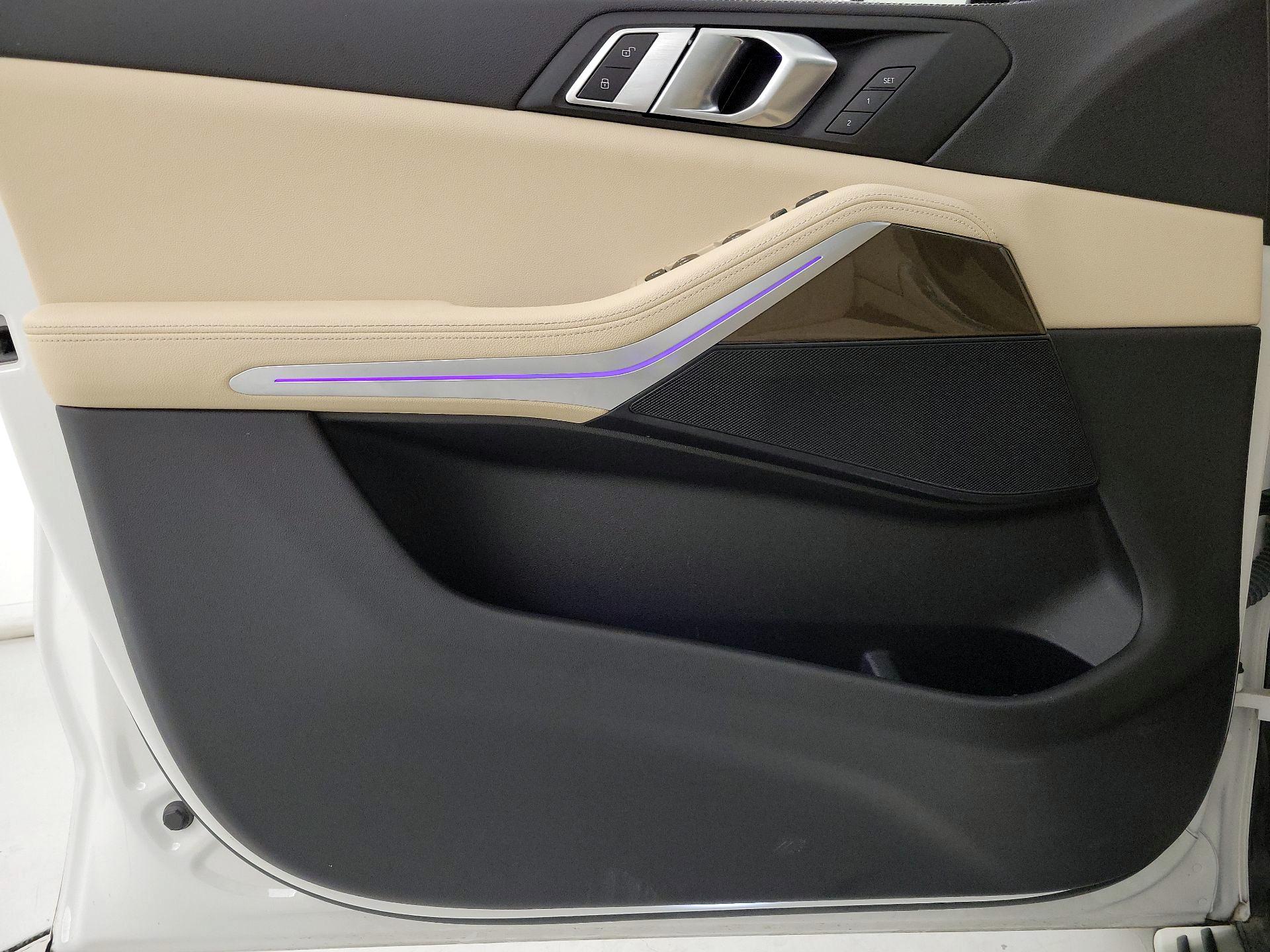 Thumbnail: 2022 BMW X5 - 12