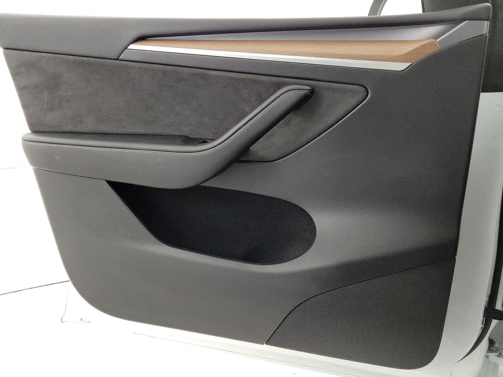 Thumbnail: 2023 Tesla Model Y - 12