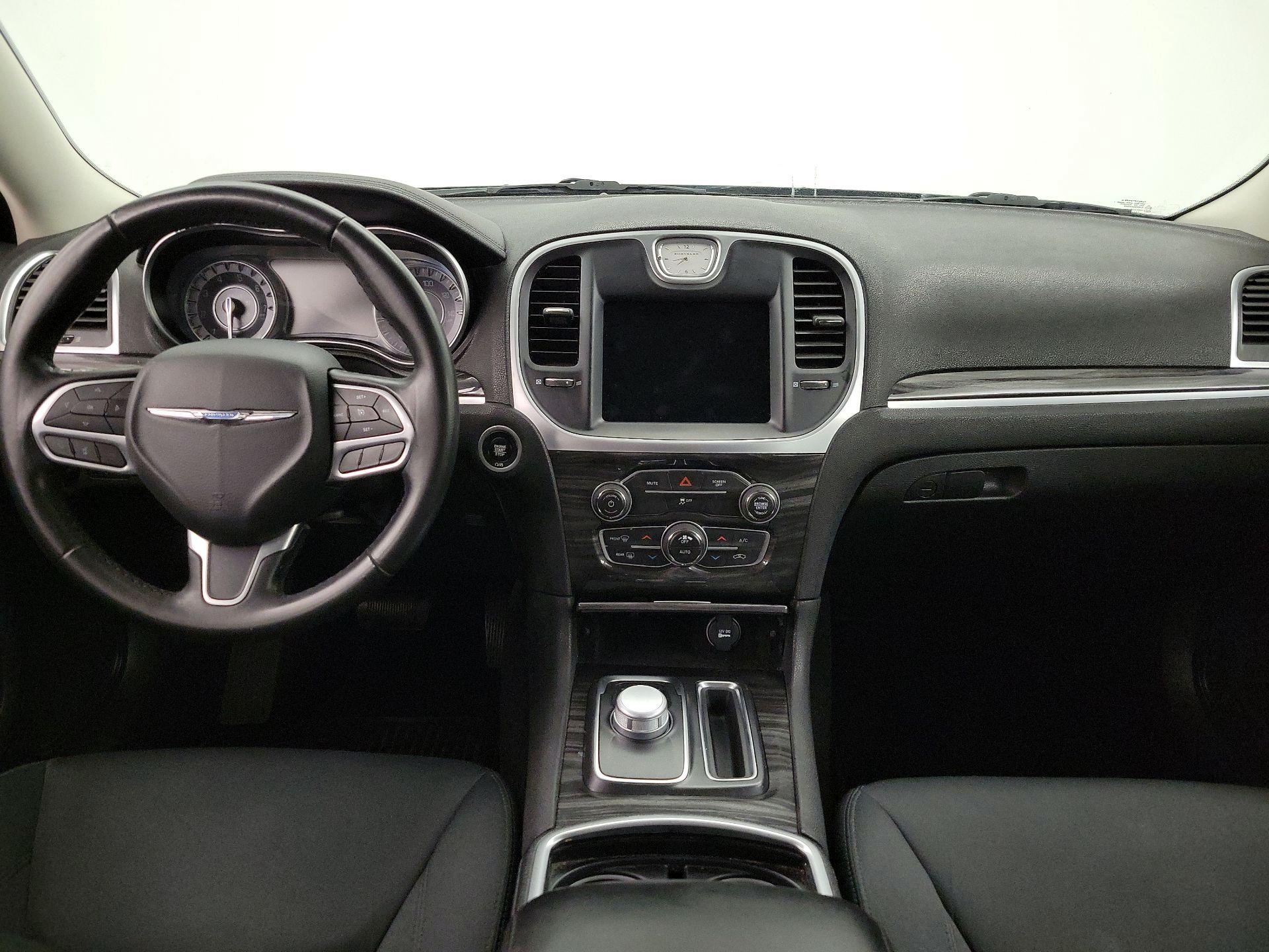 Thumbnail: 2019 Chrysler 300 - 9