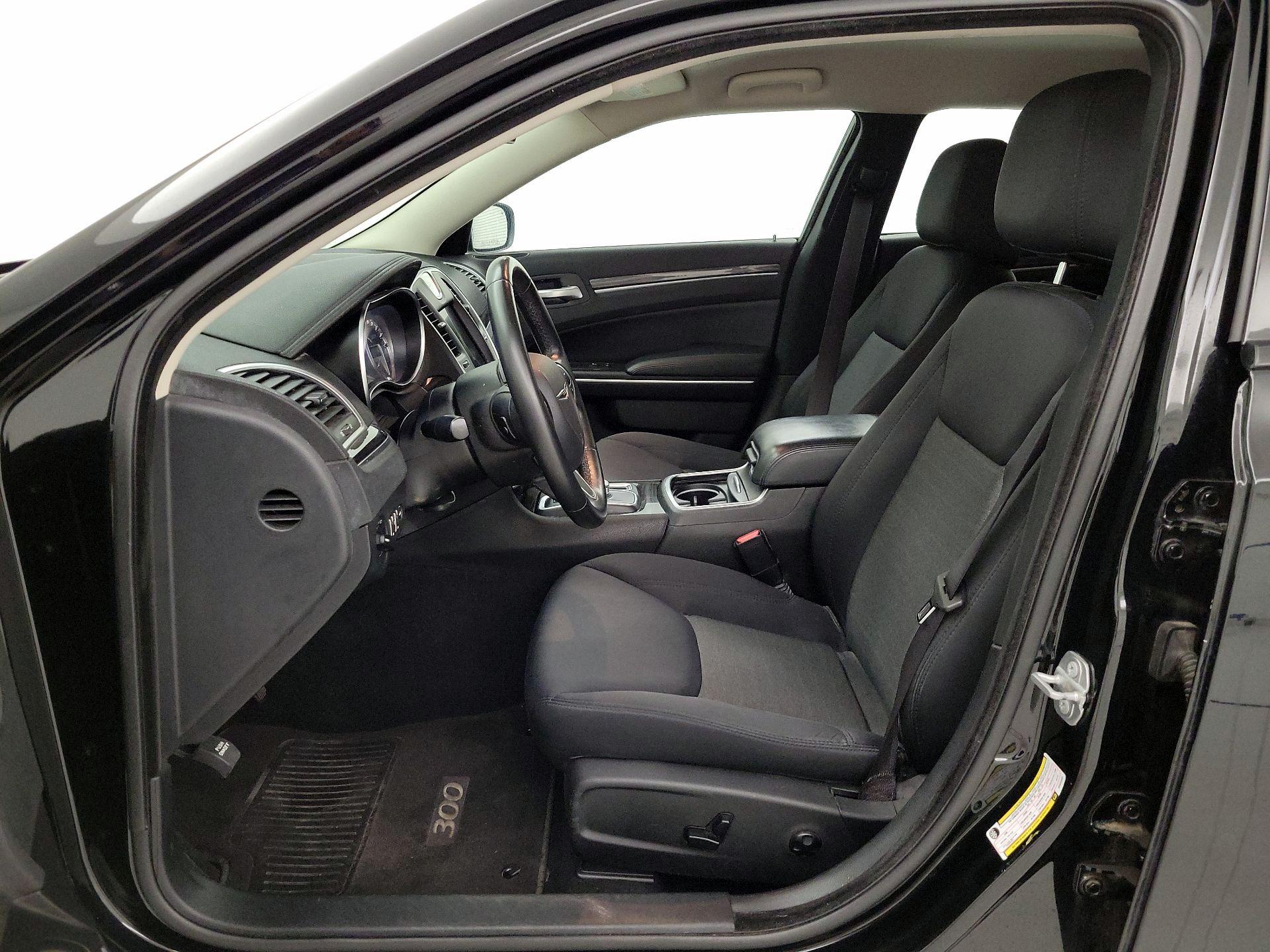 Thumbnail: 2019 Chrysler 300 - 11