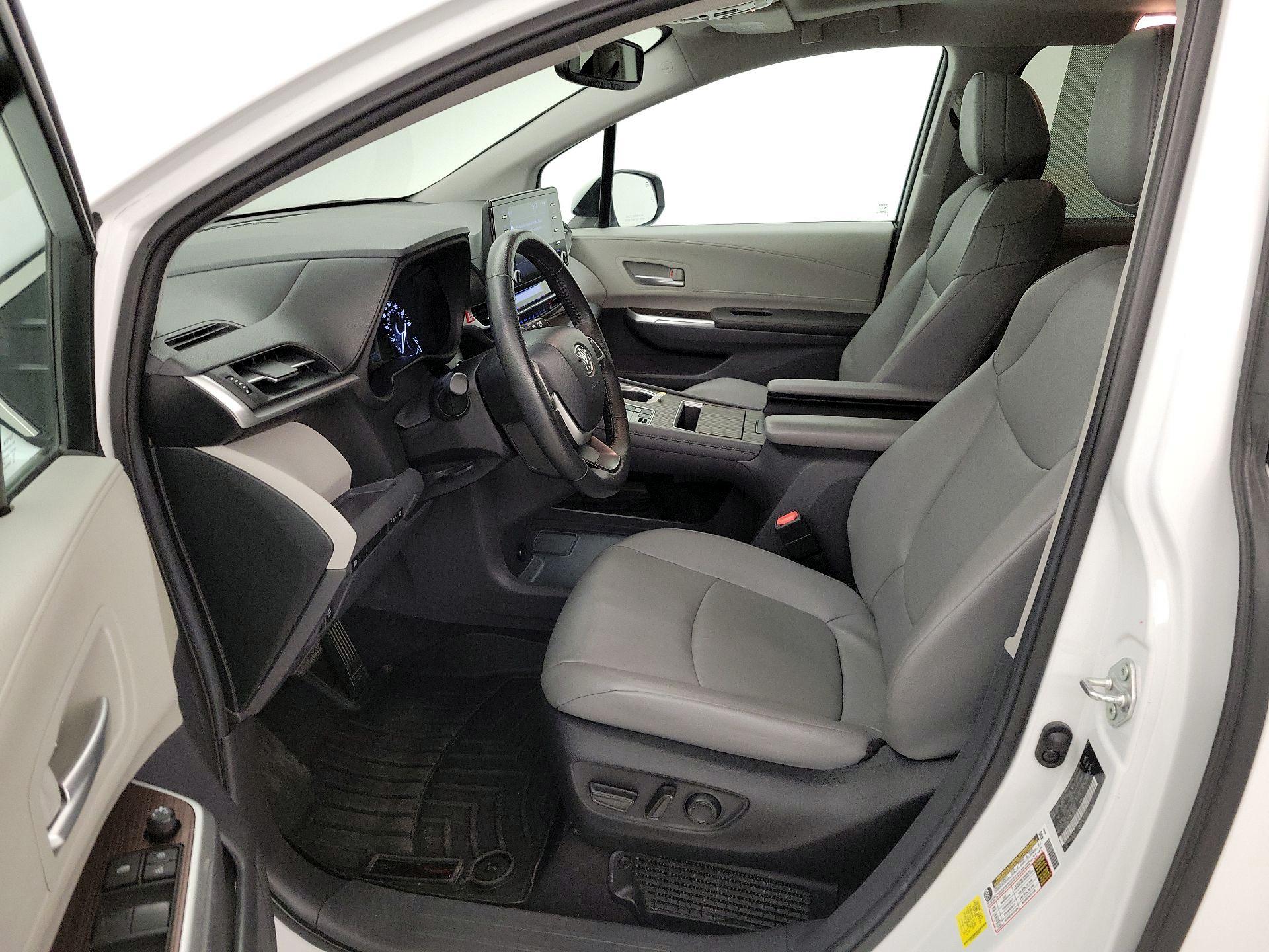 Thumbnail: 2024 Toyota Sienna - 11