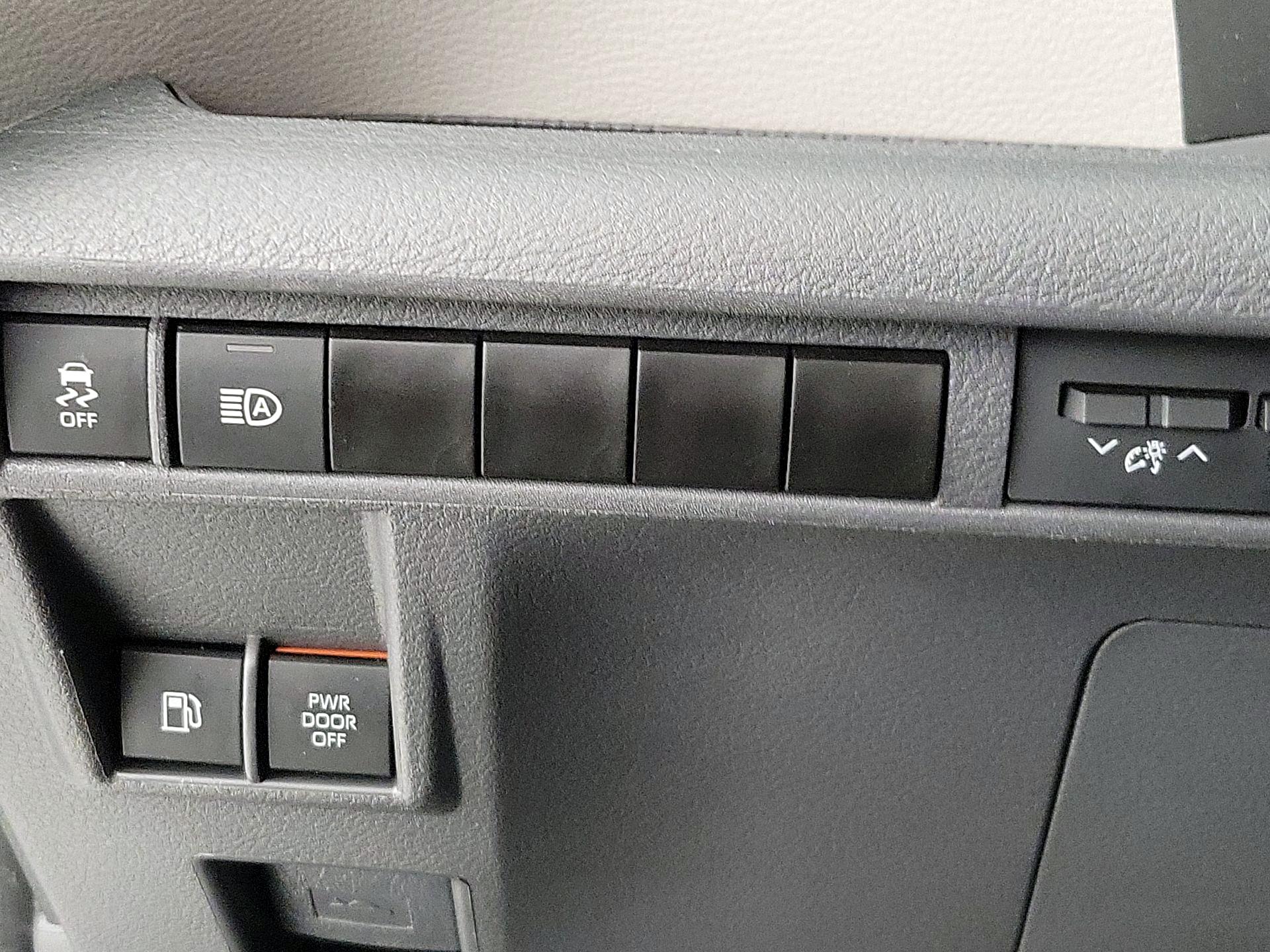 Thumbnail: 2024 Toyota Sienna - 13