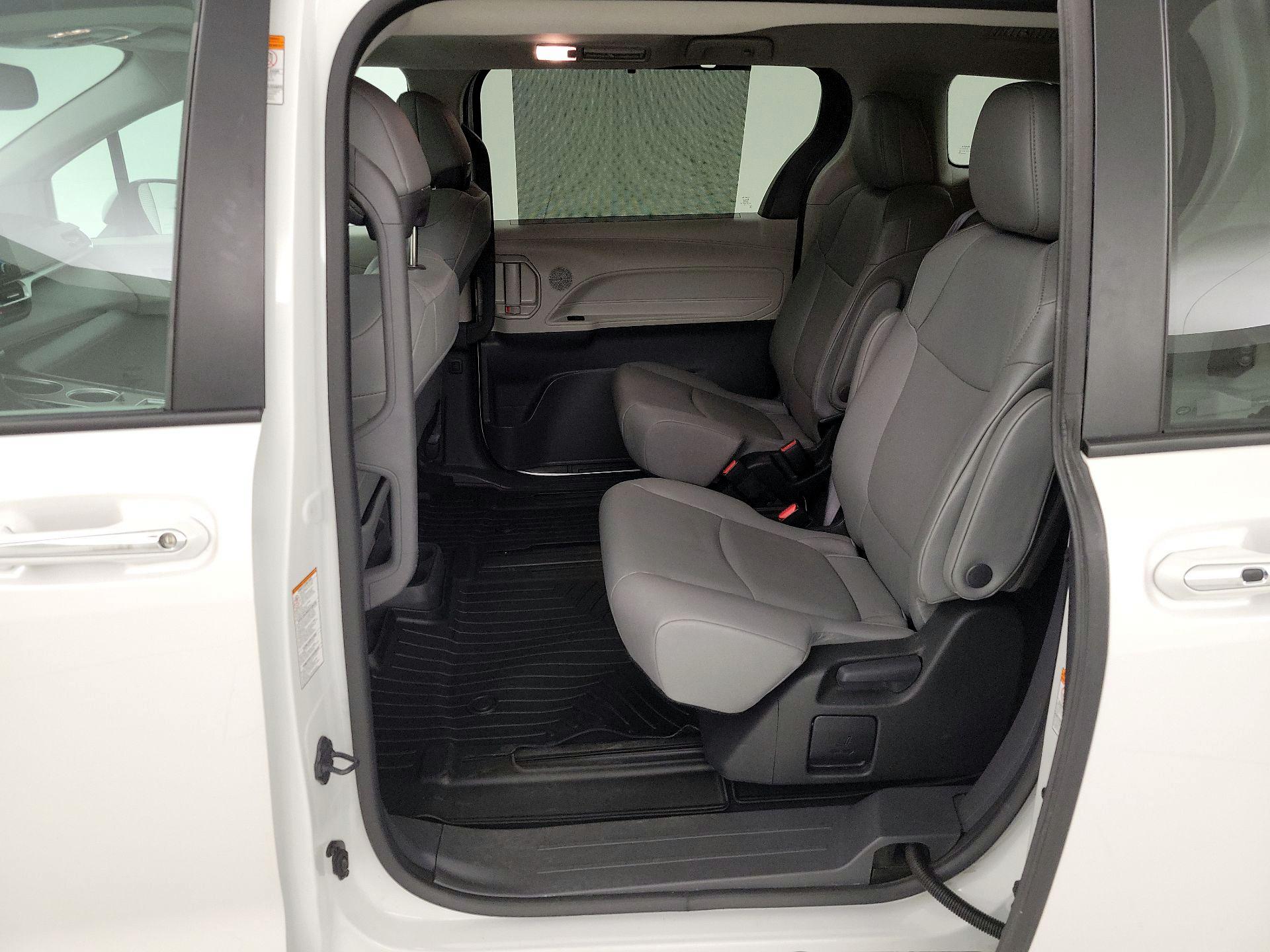 Thumbnail: 2024 Toyota Sienna - 20