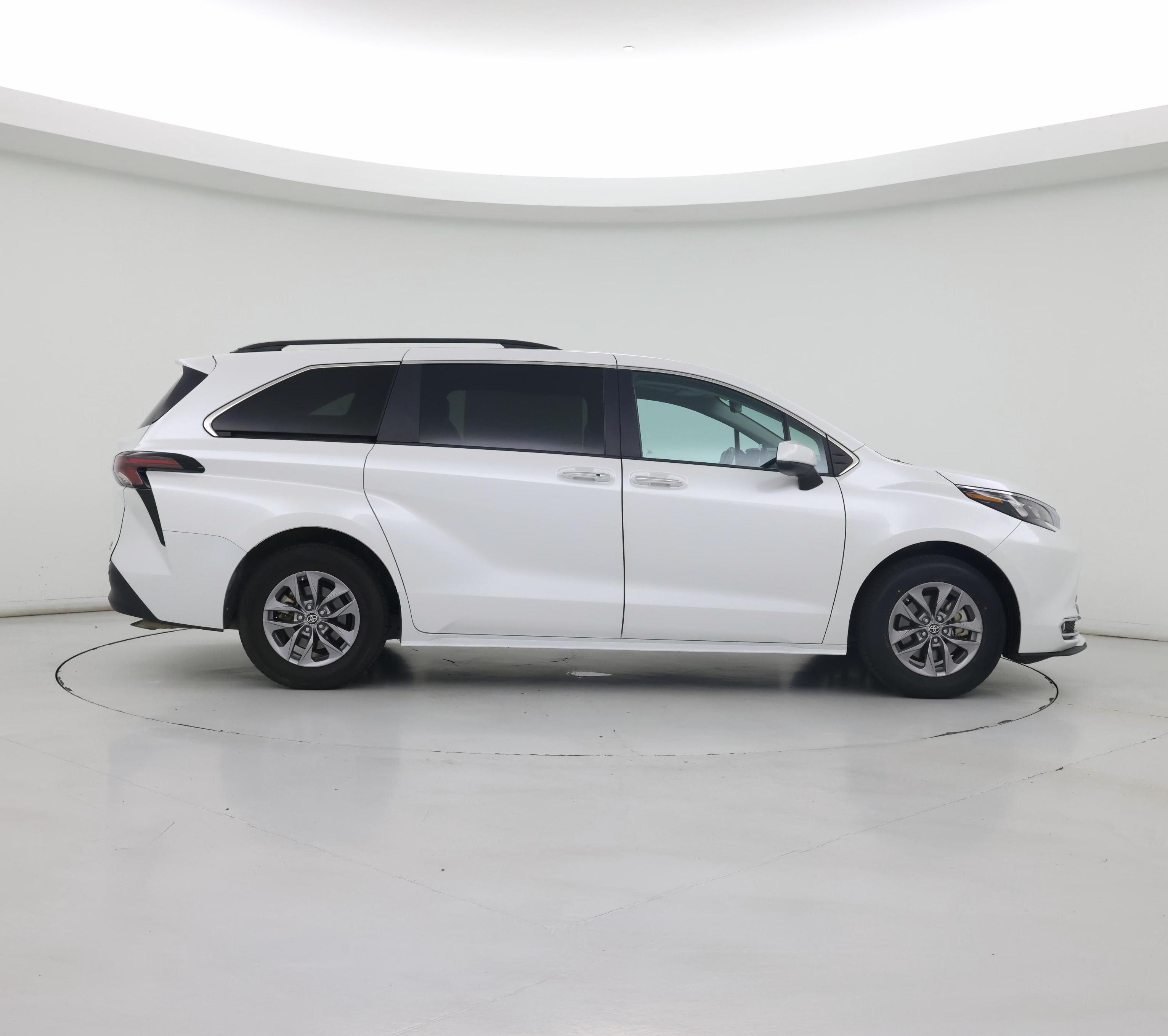 Thumbnail: 2024 Toyota Sienna - 7