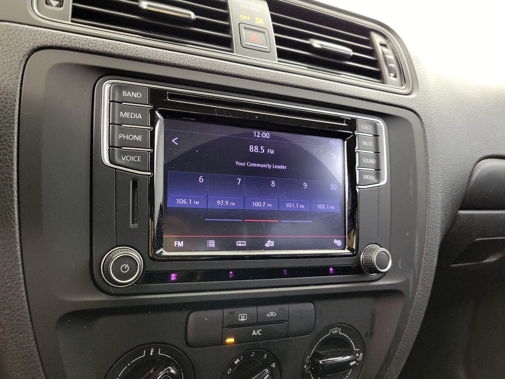 Thumbnail: 2016 Volkswagen Jetta - 15