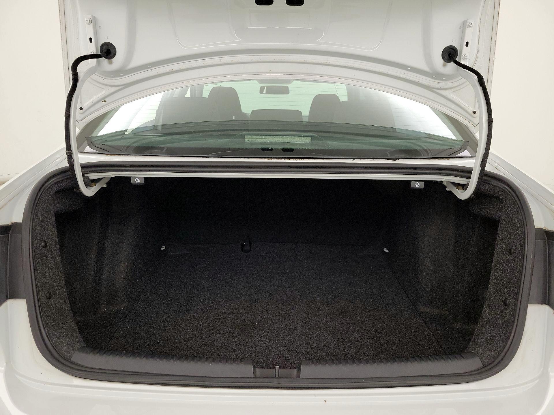 Thumbnail: 2016 Volkswagen Jetta - 19