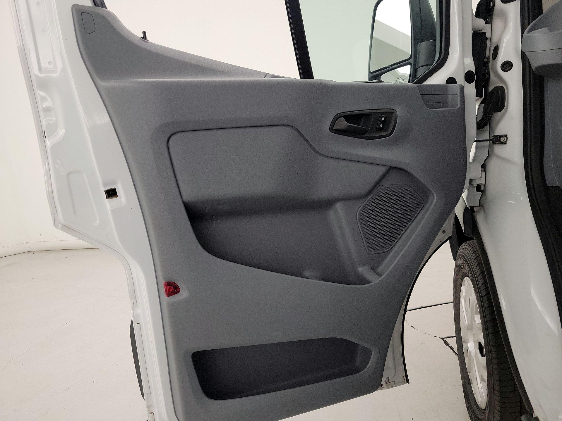 Thumbnail: 2015 Ford Transit Series - 12