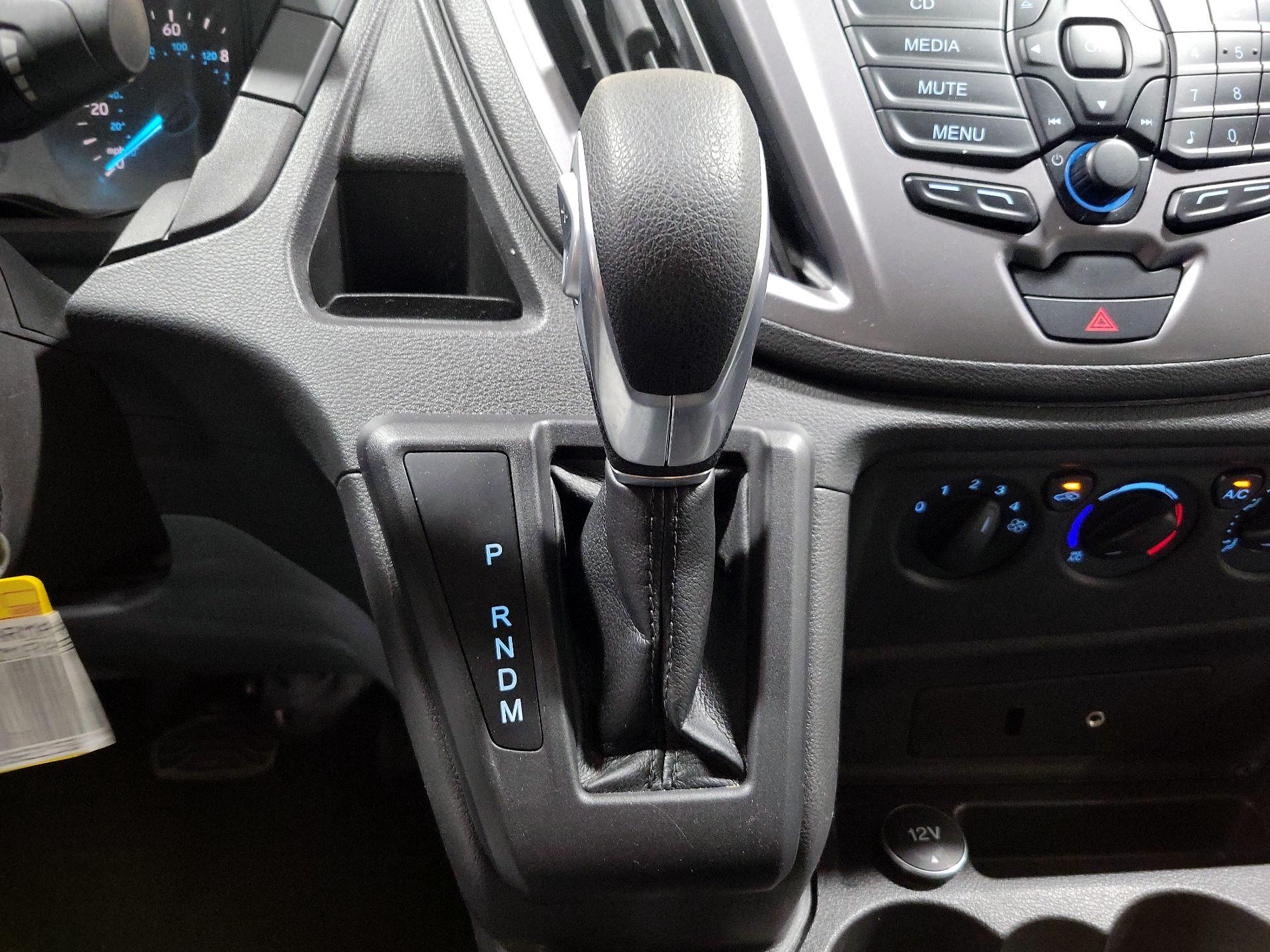 Thumbnail: 2015 Ford Transit Series - 16