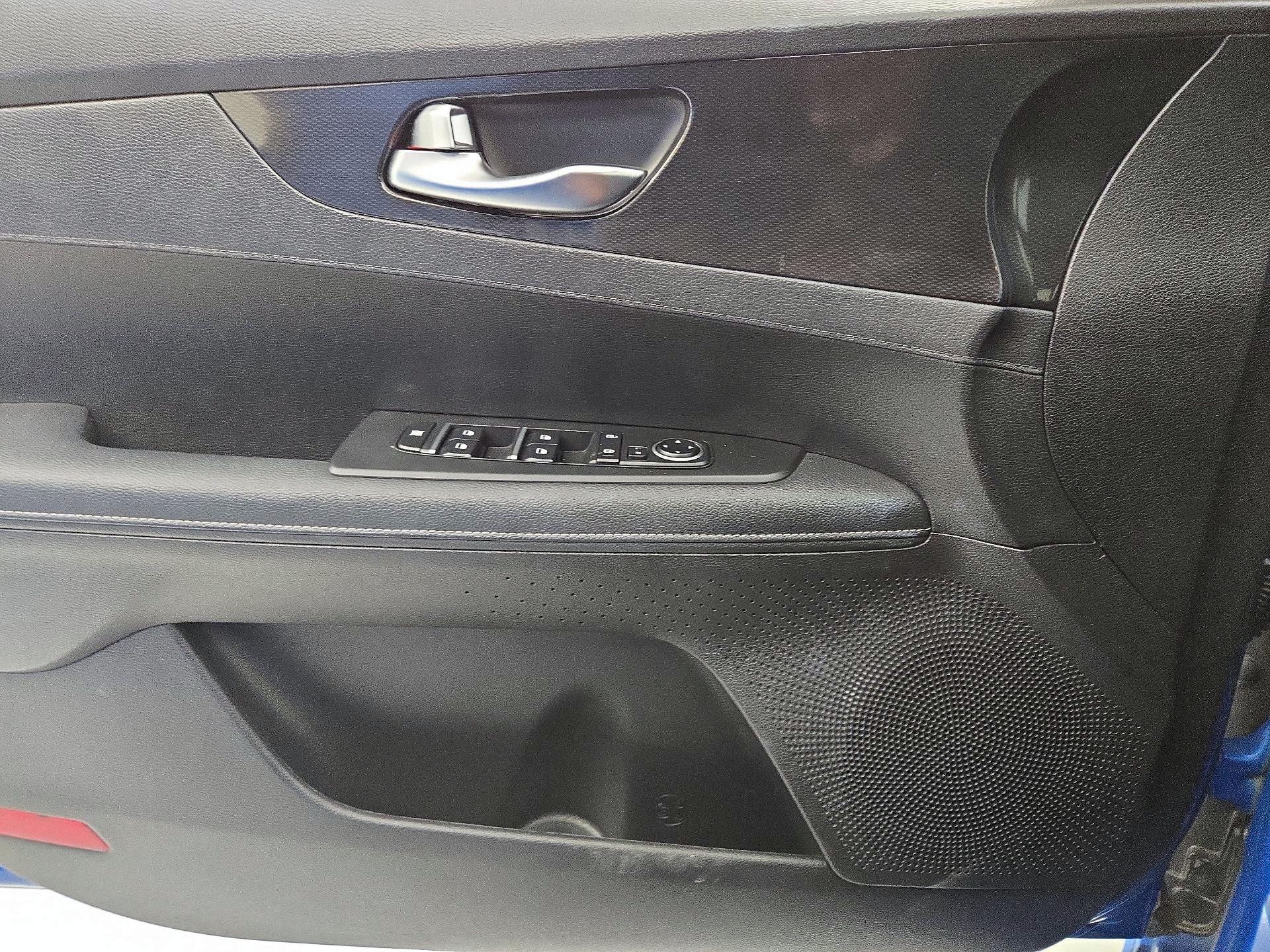 Thumbnail: 2023 Kia Forte - 12