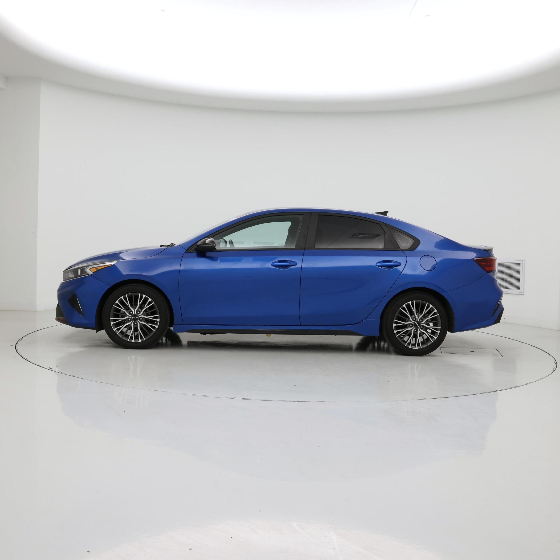 Thumbnail: 2023 Kia Forte - 3