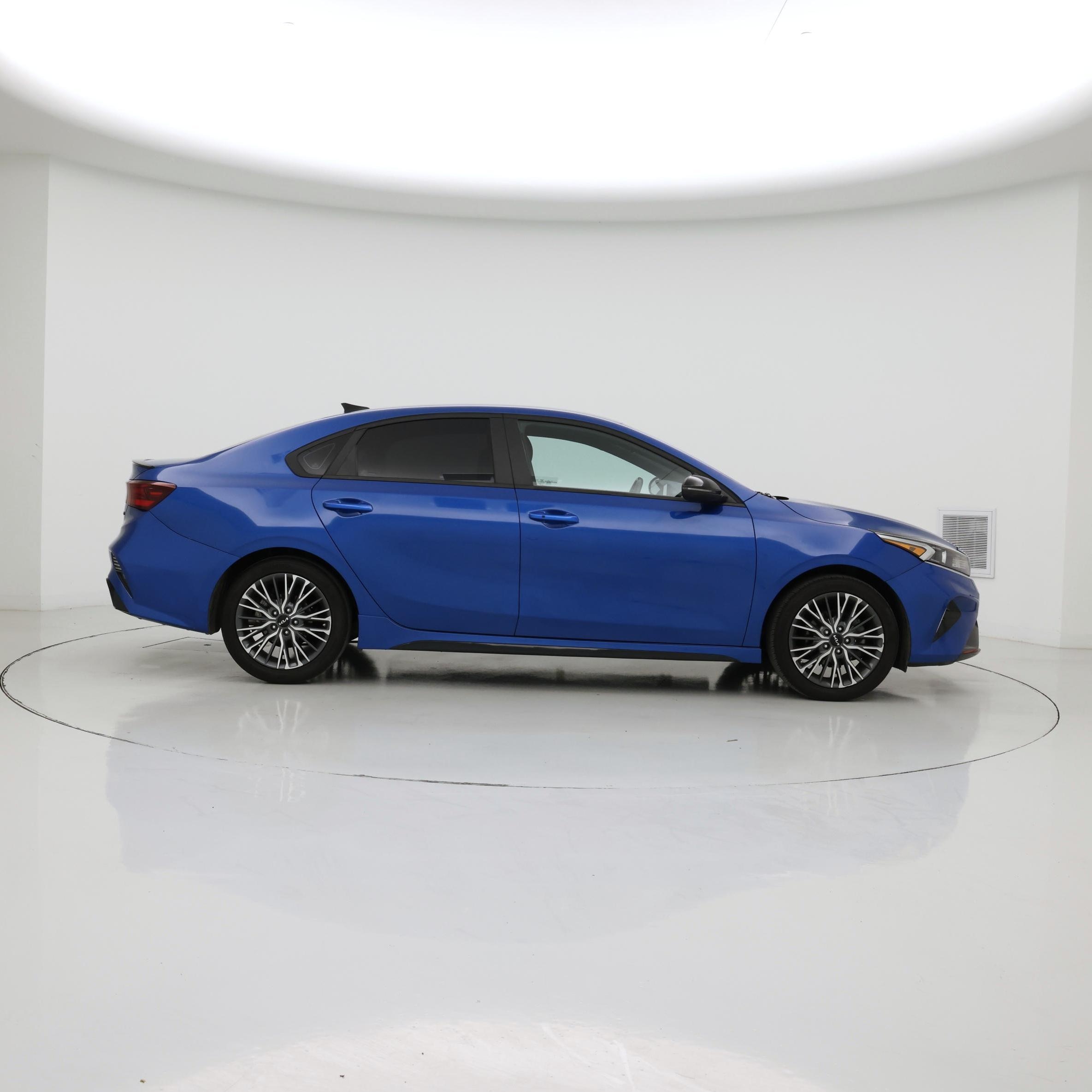 Thumbnail: 2023 Kia Forte - 7