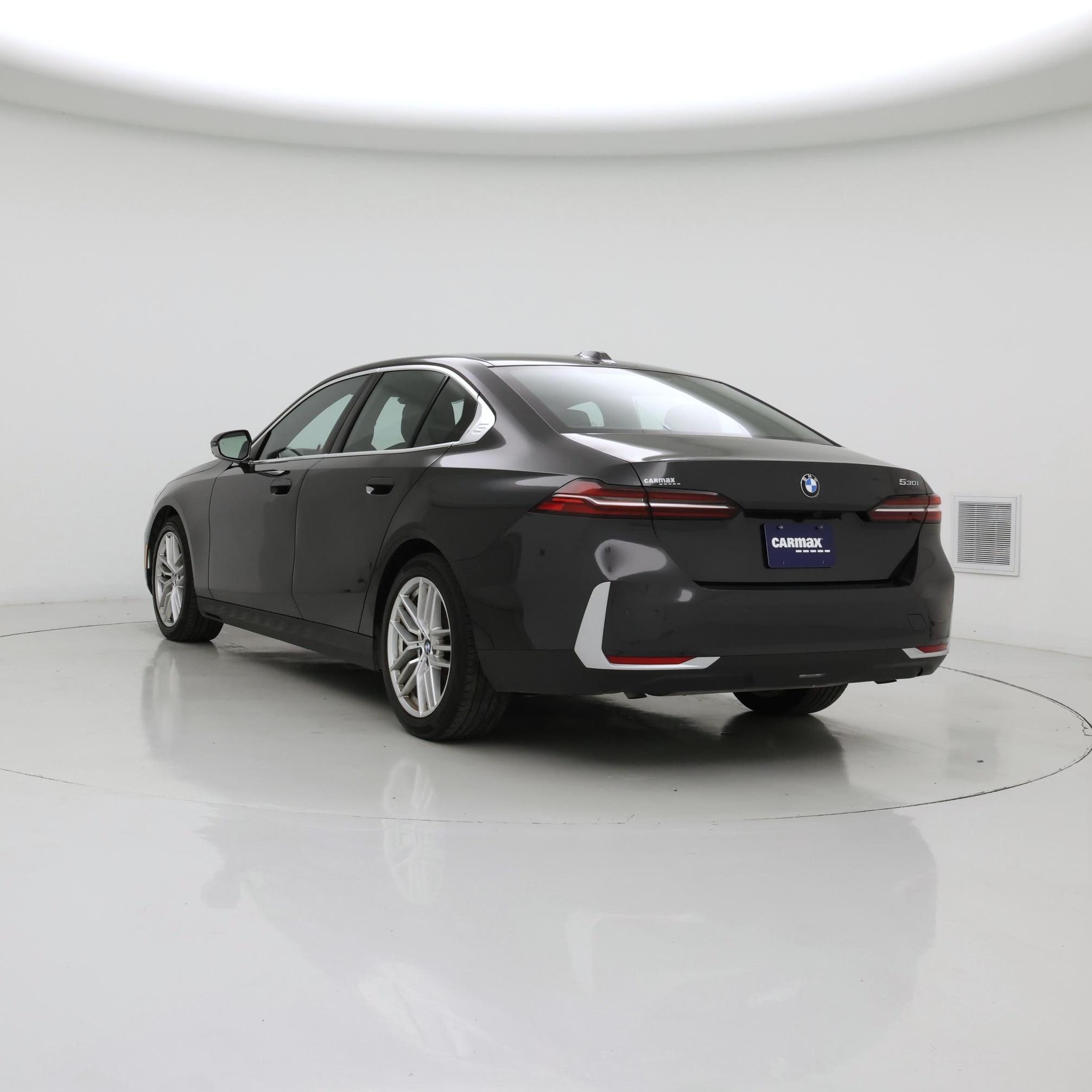 Thumbnail: 2025 BMW 5 Series - 2