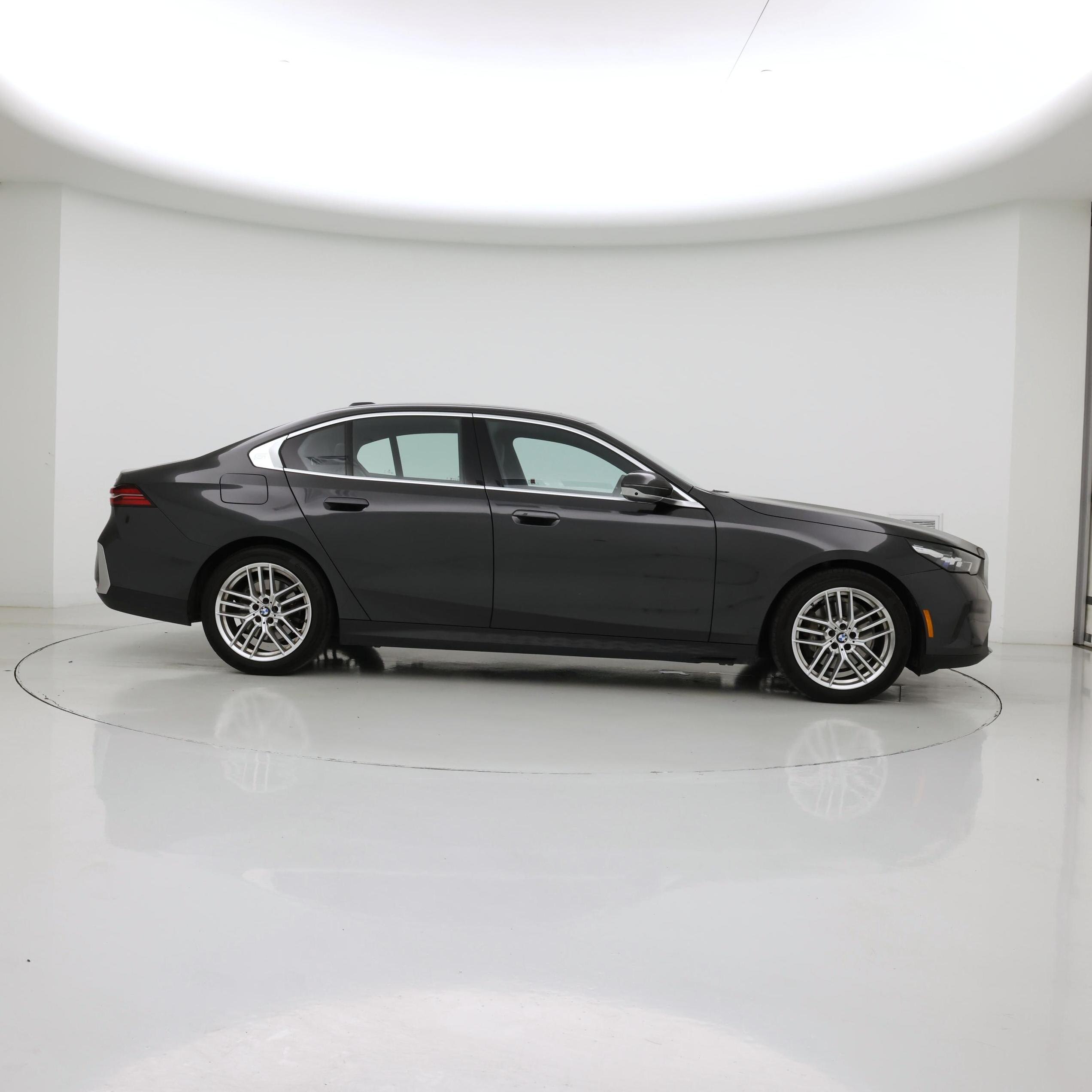 Thumbnail: 2025 BMW 5 Series - 7