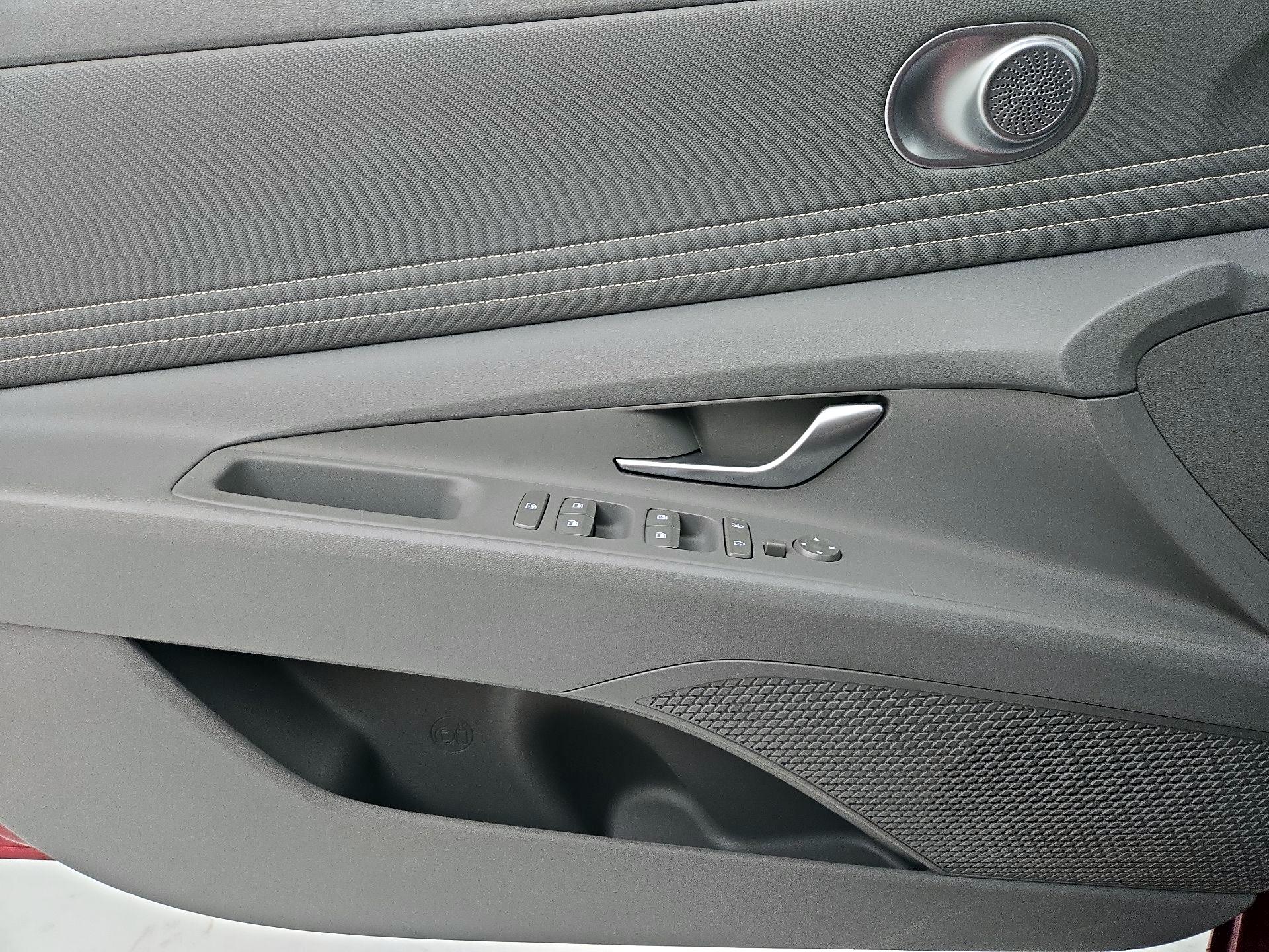 Thumbnail: 2025 Hyundai Elantra - 12