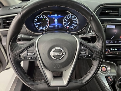 Steering Wheel & Instrument Cluster (On)