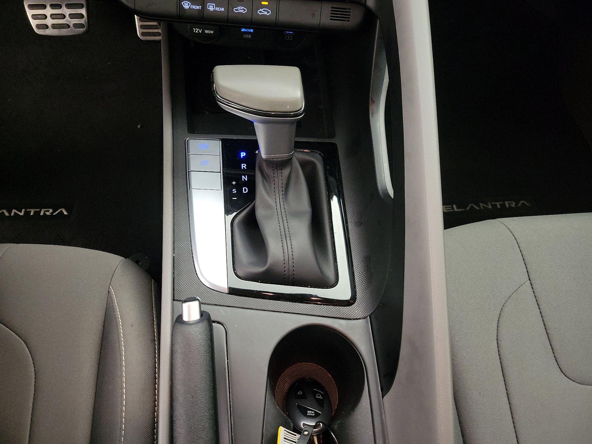 Thumbnail: 2025 Hyundai Elantra - 17