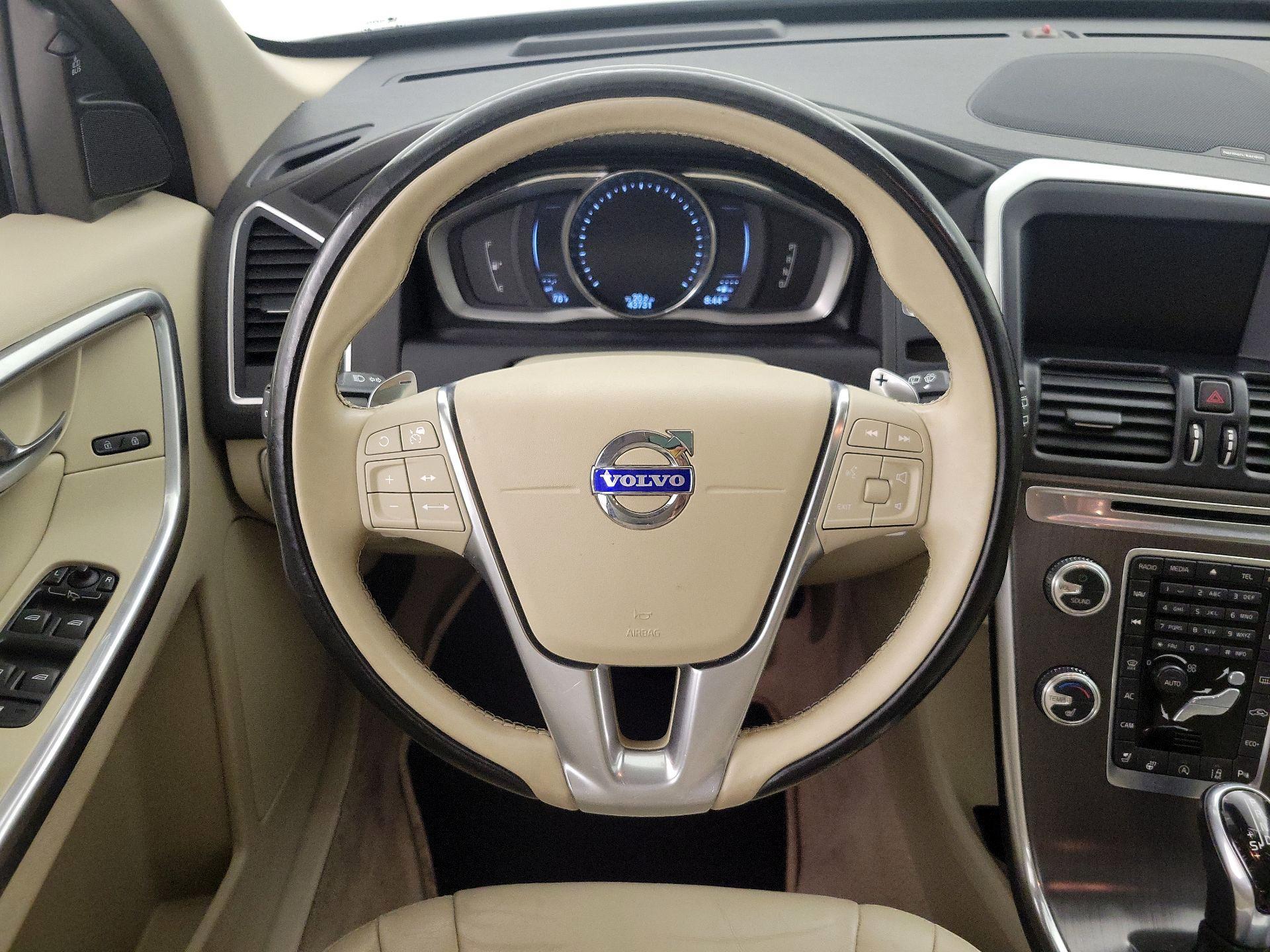 Thumbnail: 2015 Volvo XC60 - 10