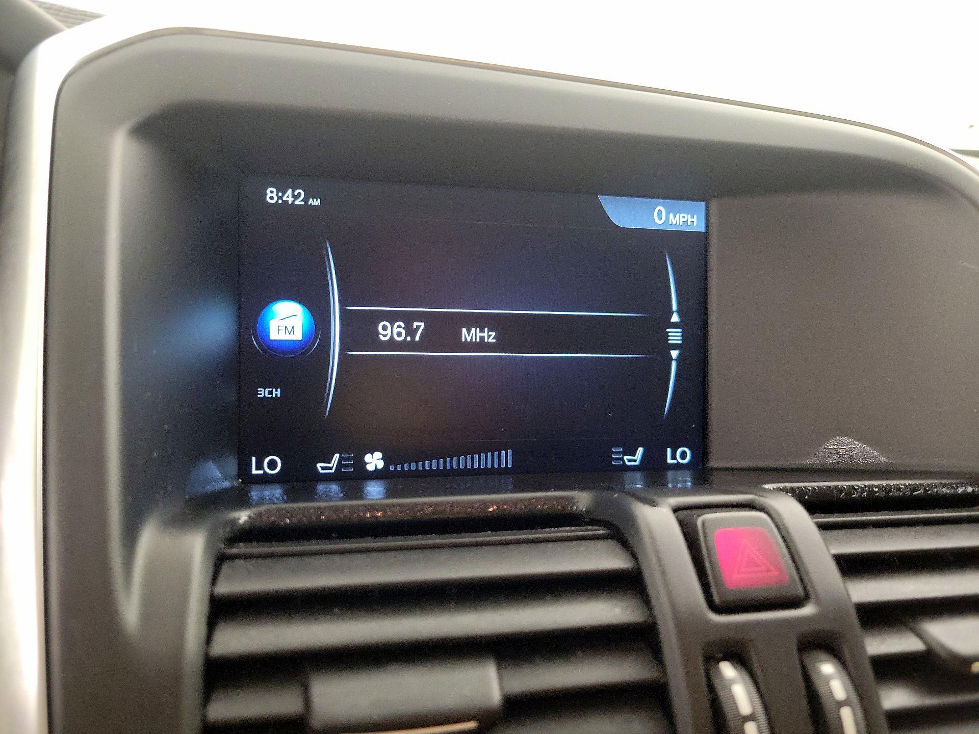 Thumbnail: 2015 Volvo XC60 - 15