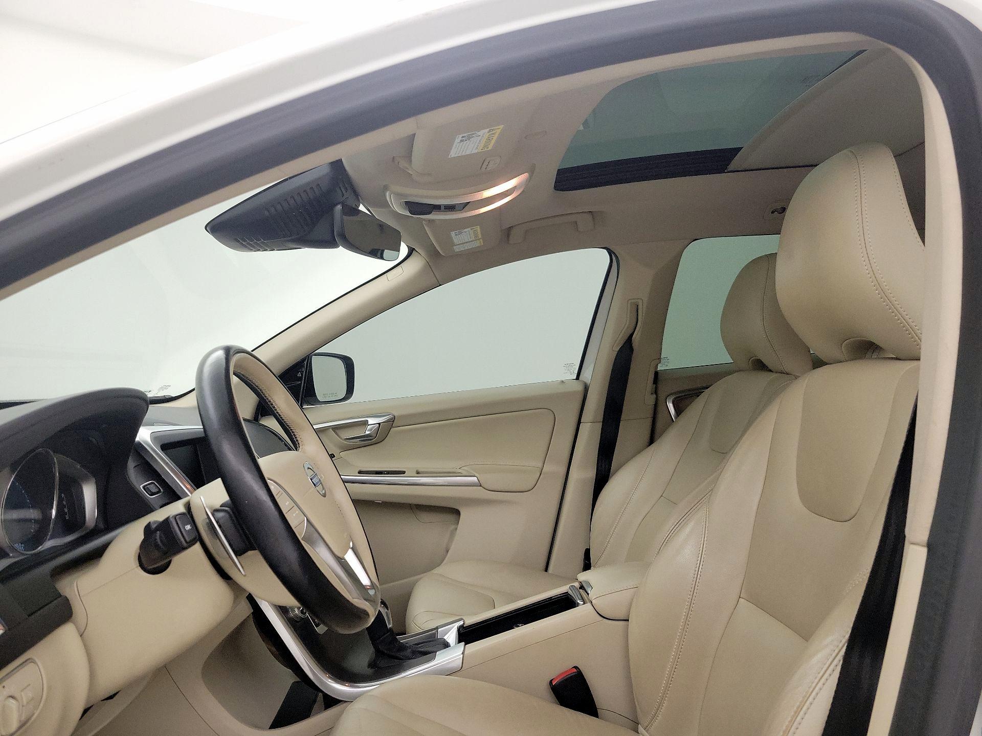 Thumbnail: 2015 Volvo XC60 - 19