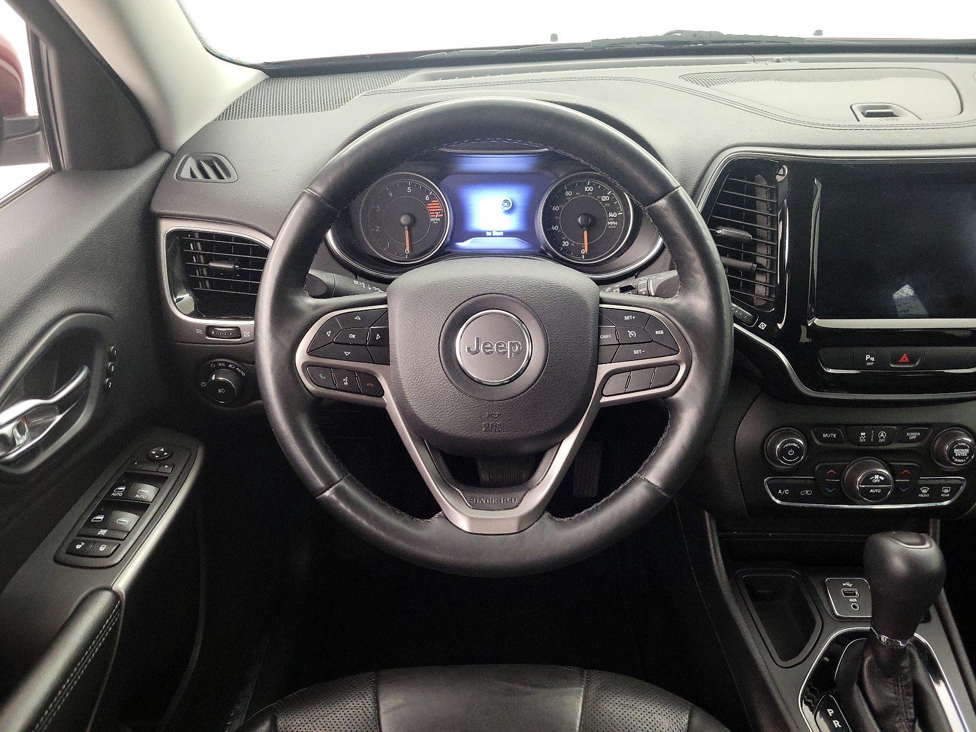 Thumbnail: 2019 Jeep Cherokee - 10