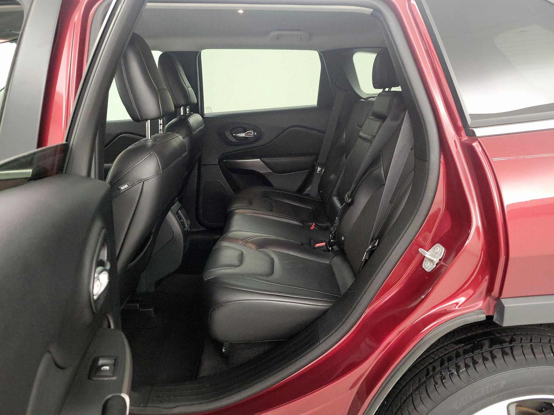 Thumbnail: 2019 Jeep Cherokee - 19