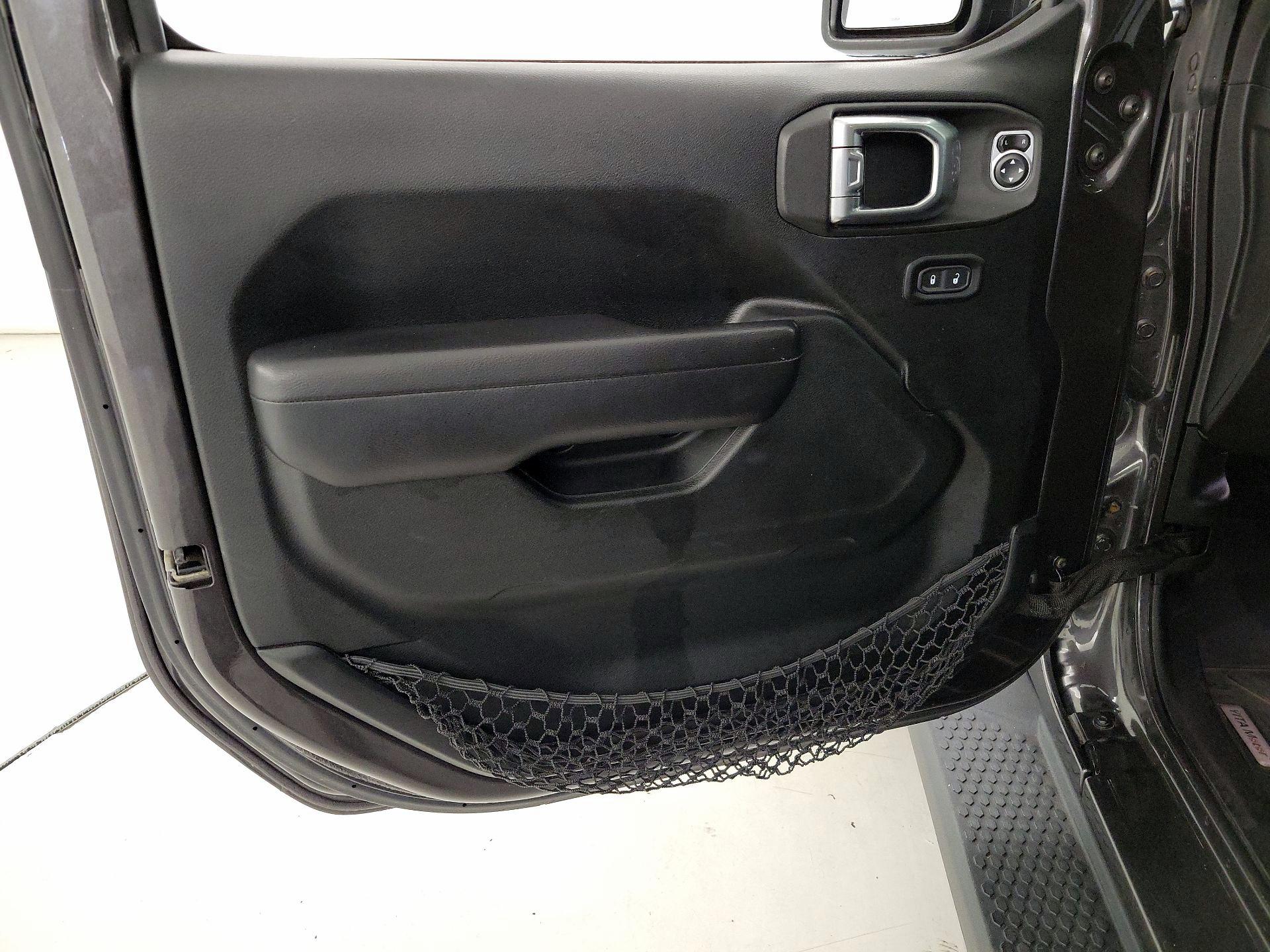 Thumbnail: 2019 Jeep Wrangler - 12