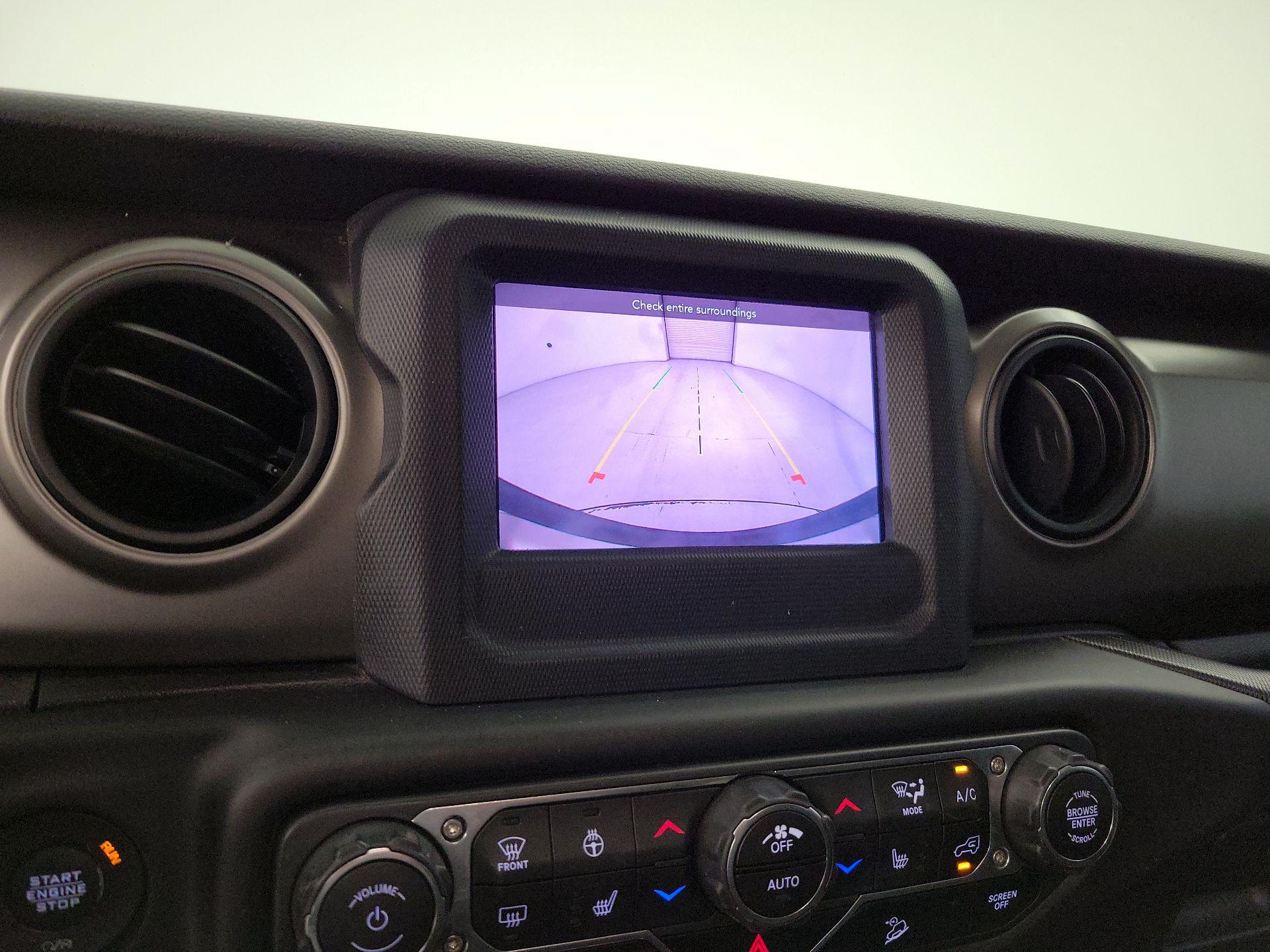 Thumbnail: 2019 Jeep Wrangler - 14