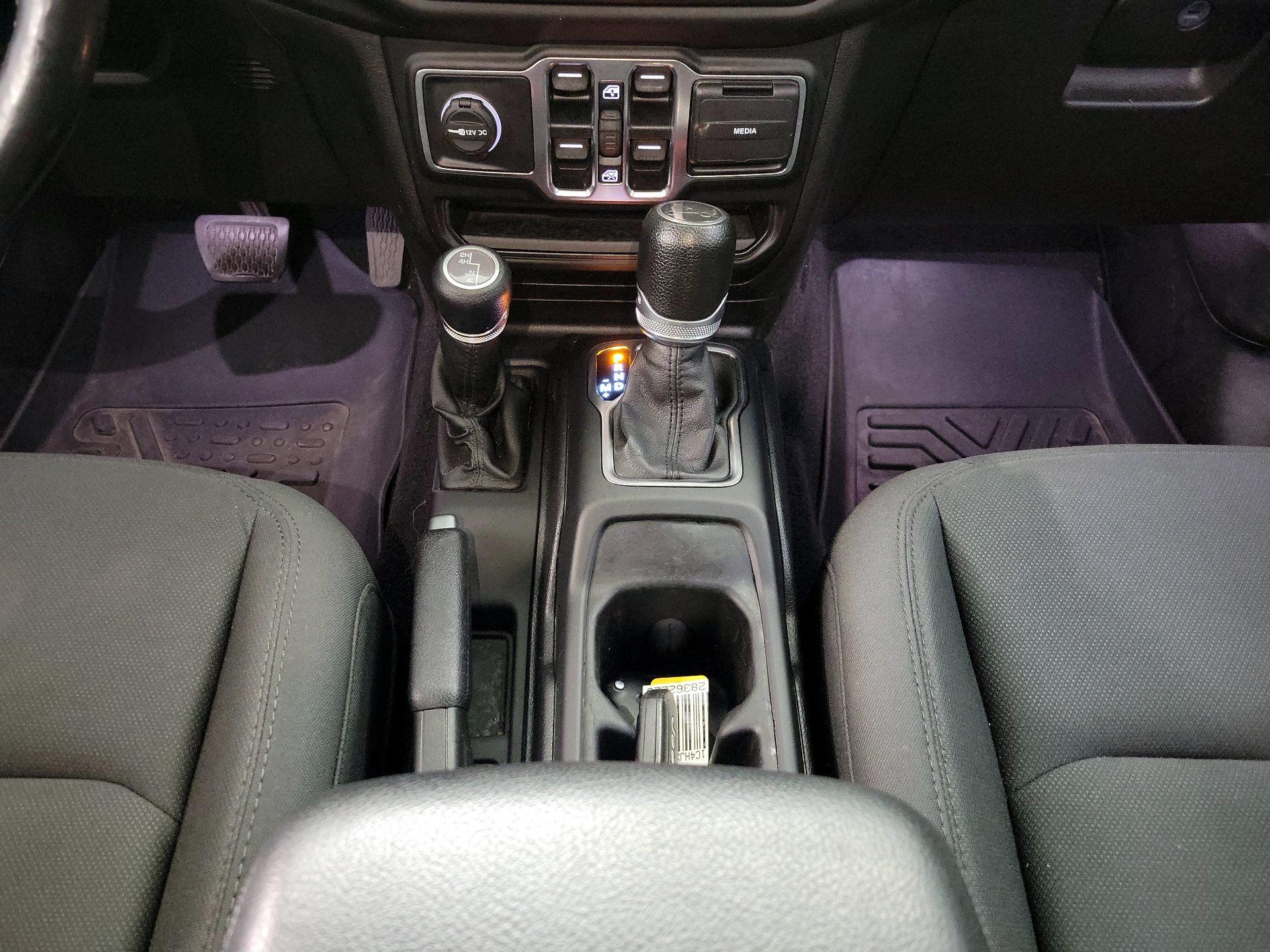 Thumbnail: 2019 Jeep Wrangler - 17